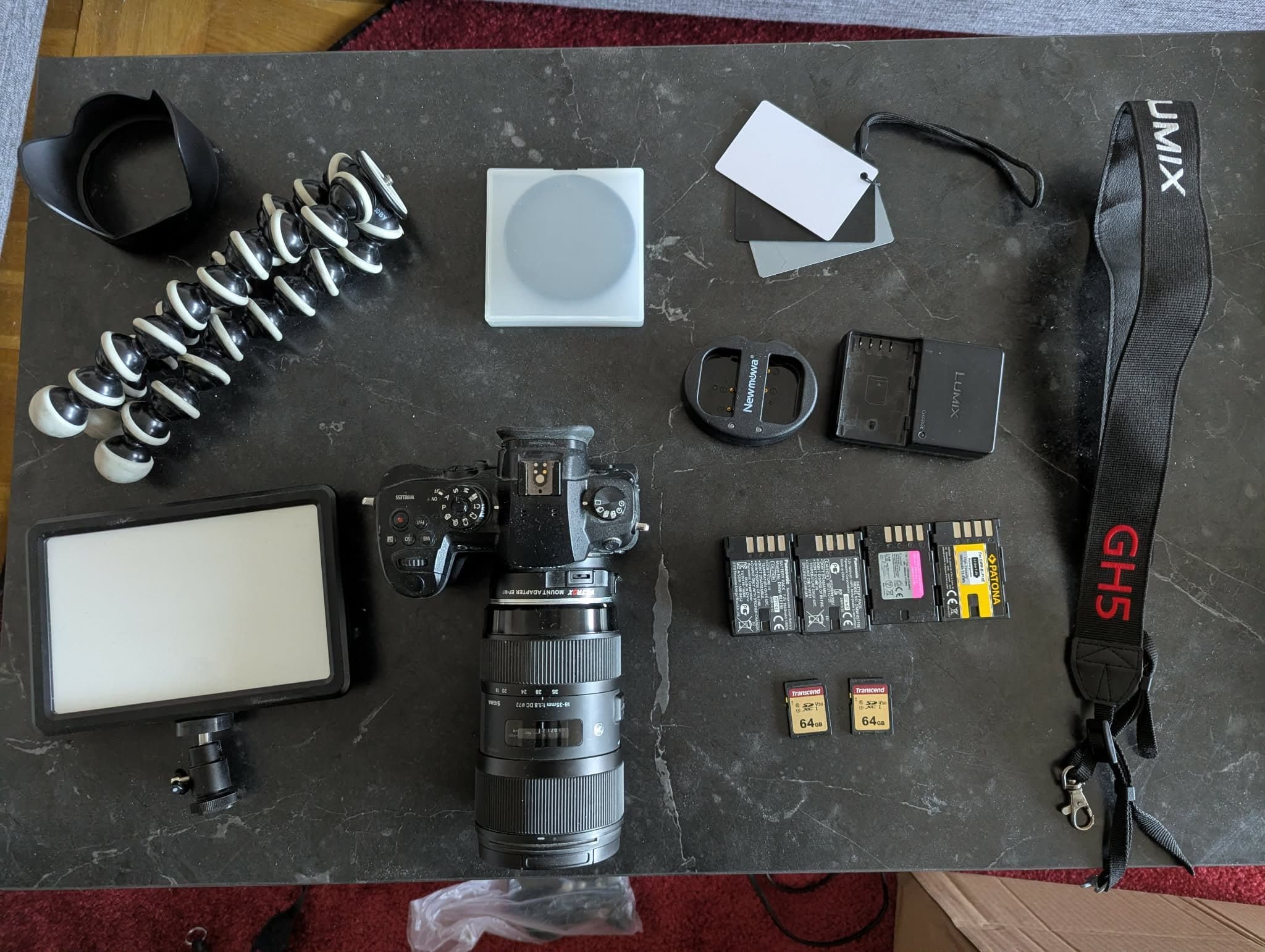 Panasonic Lumix GH5 med Sigma 18-35mm f/1.8 DC (Samt massor av tillbehör.)