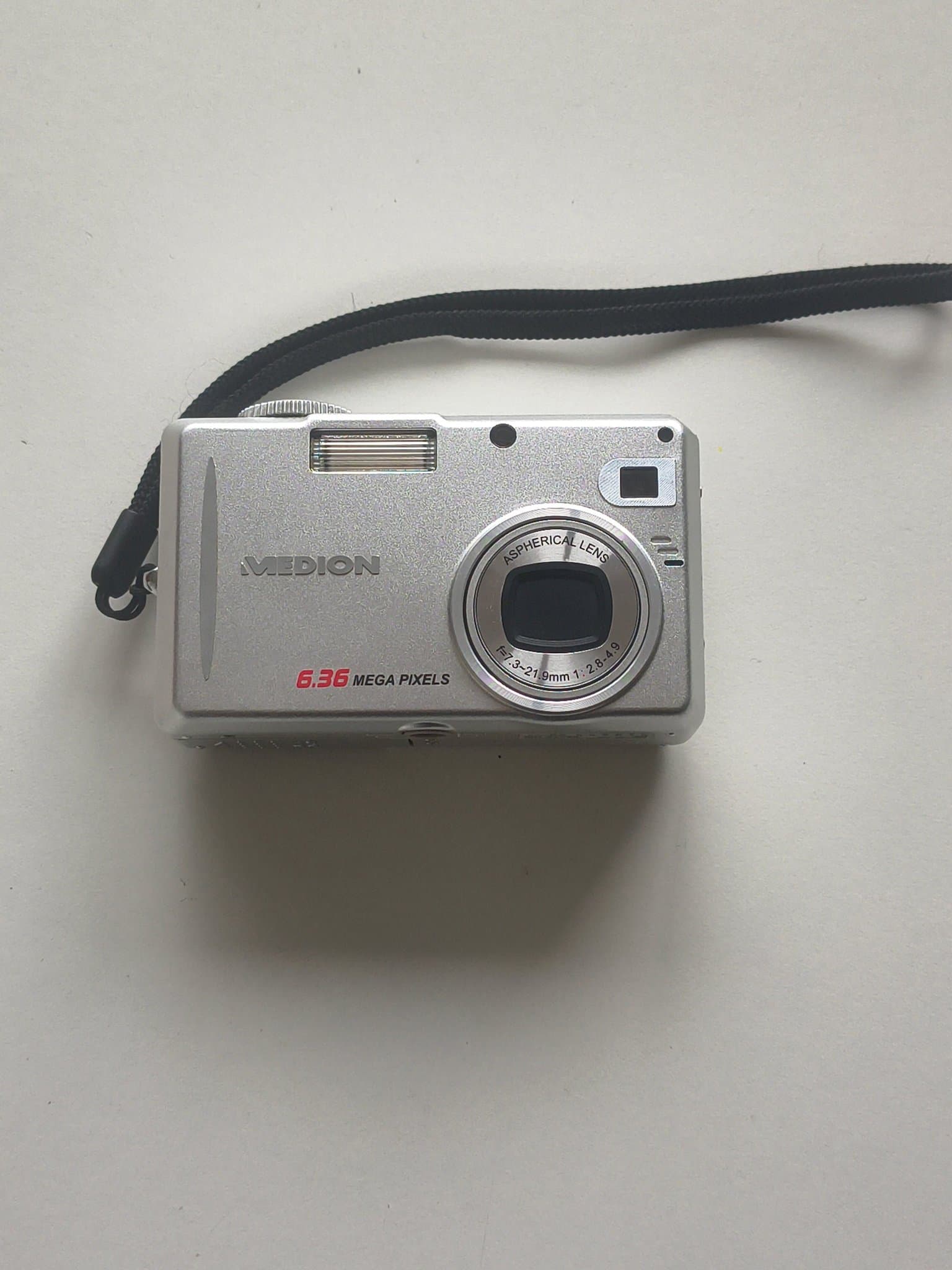 Medion 6.36MP Digitalkamera – Testet & Fungerer – 3× Power Zoom + Li‑ion Batteri