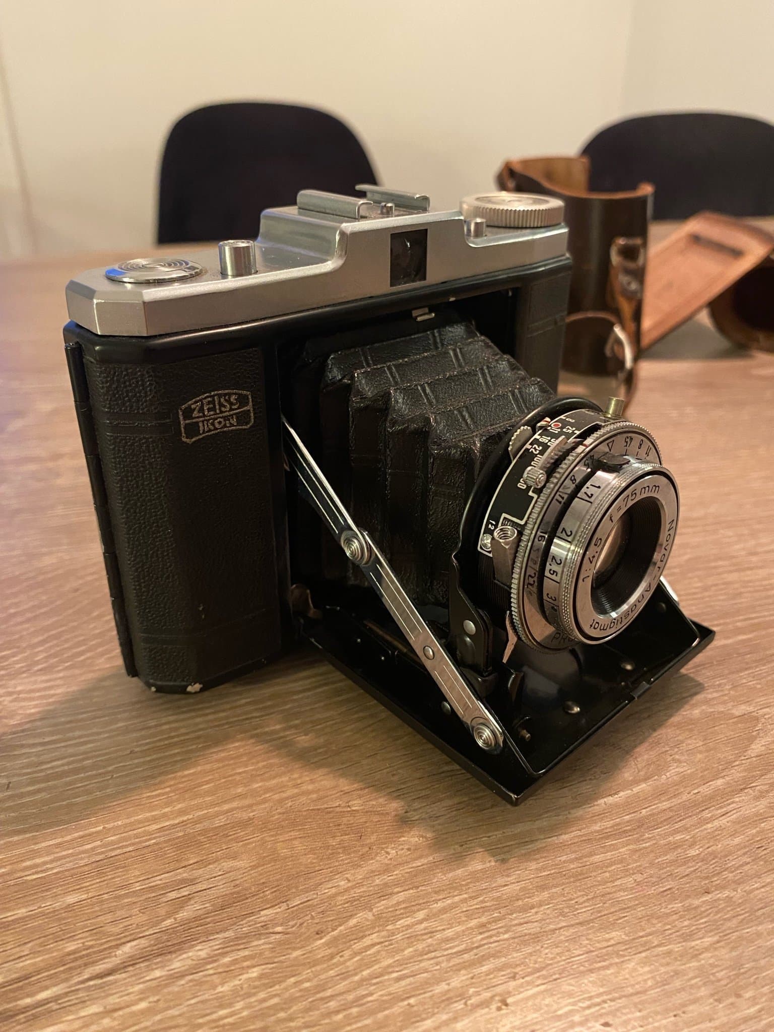 Zeiss Ikon Nettar 517/16 (120-film) från Stuttgart, Tyskland.