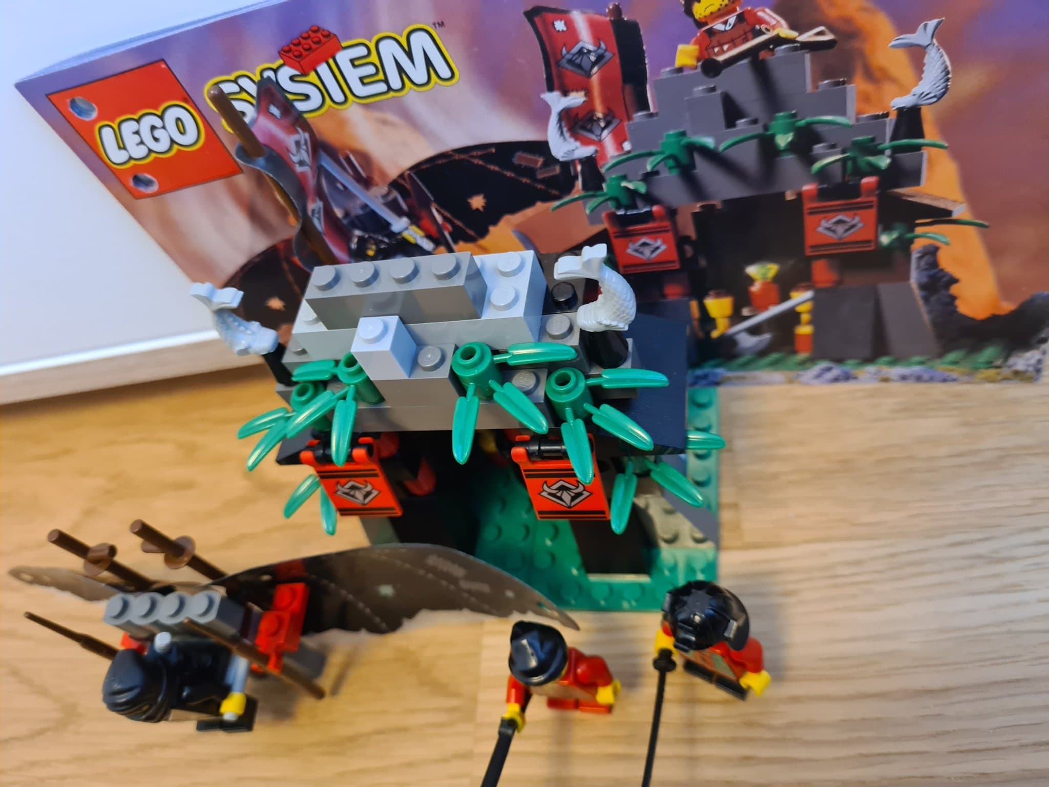LEGO System 6045 Ninja - Ninja Suprise