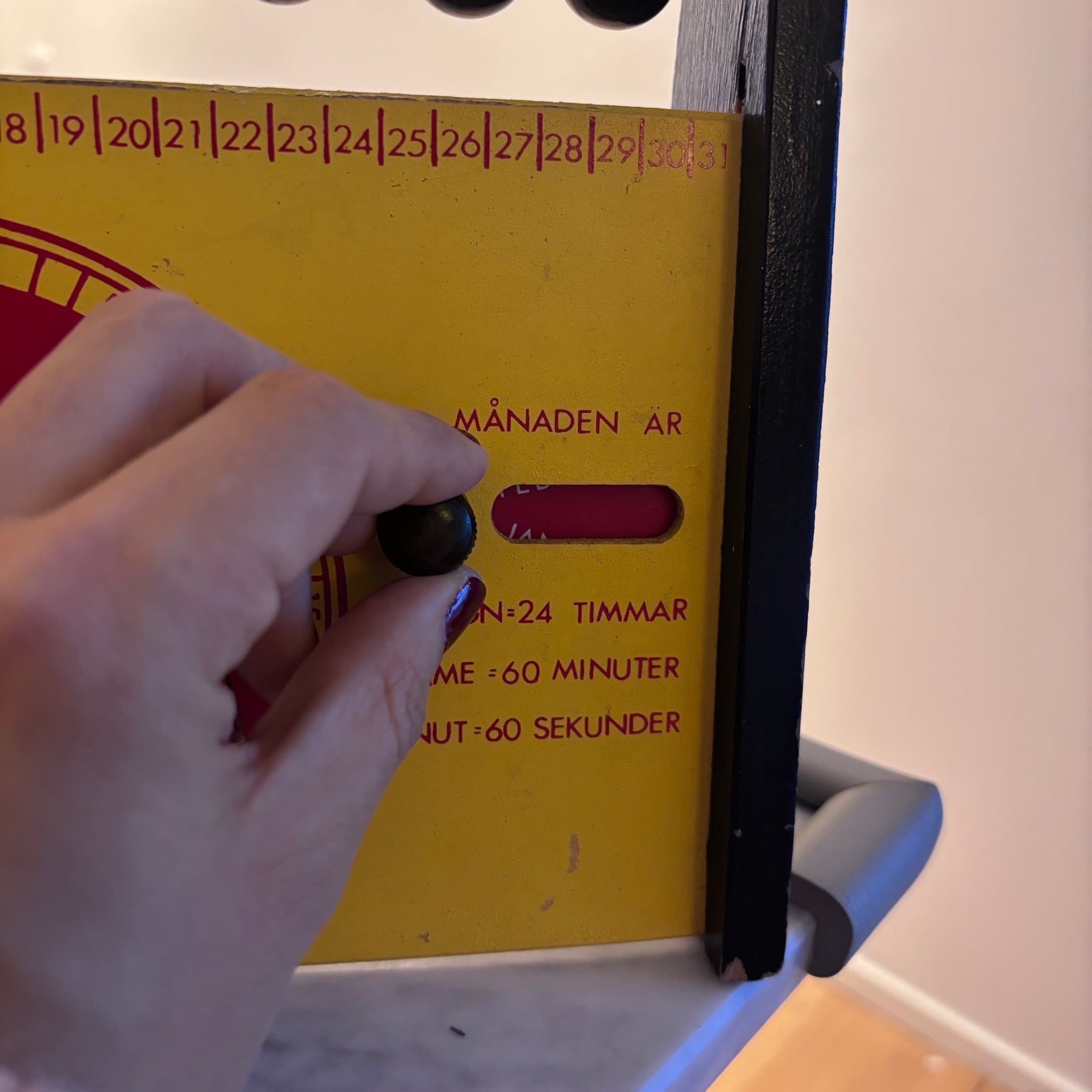 BRIO Kulram med Klocka och Kalender