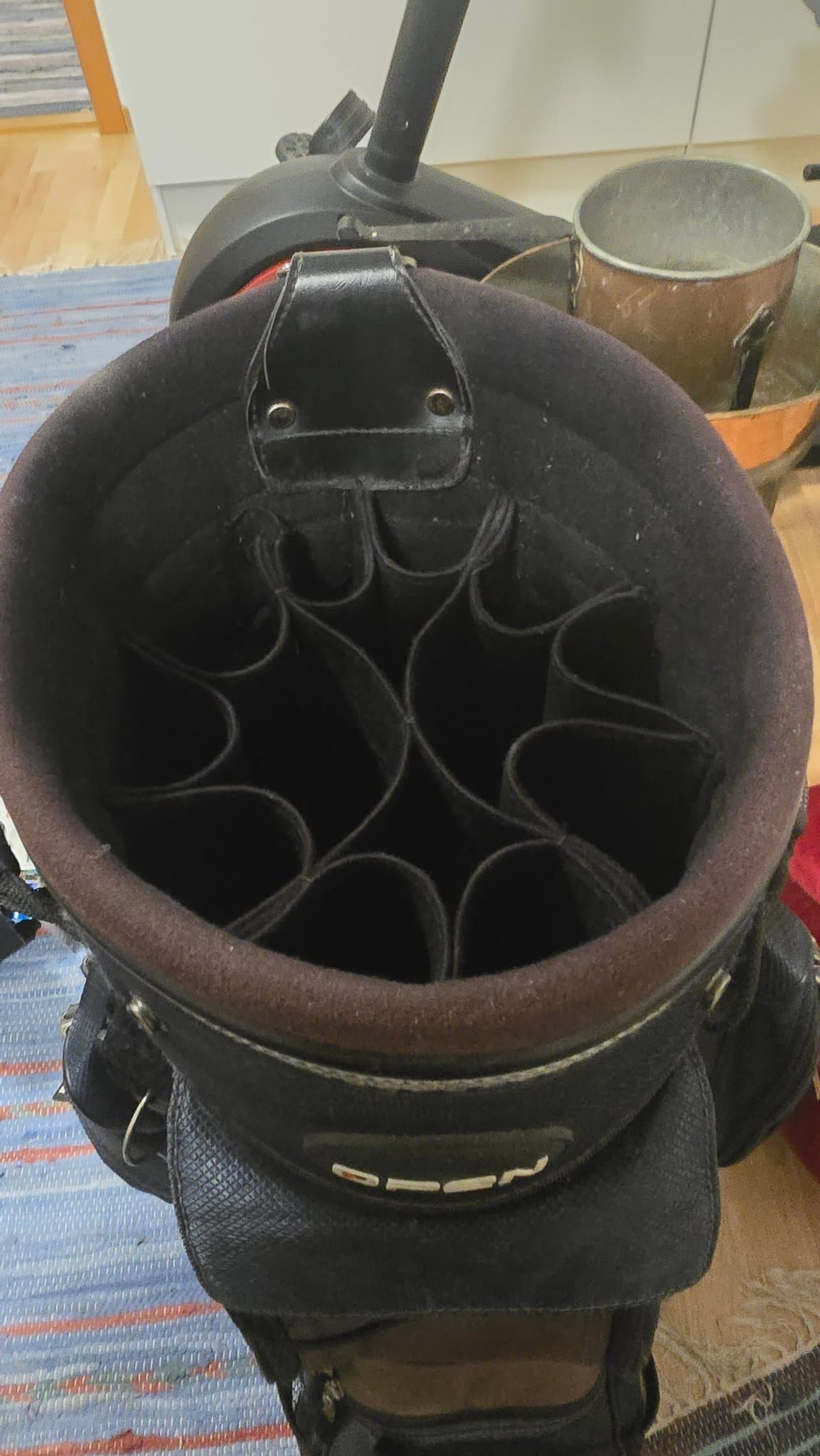 Mycket fin Golfbag Open, med extra regnheadcover