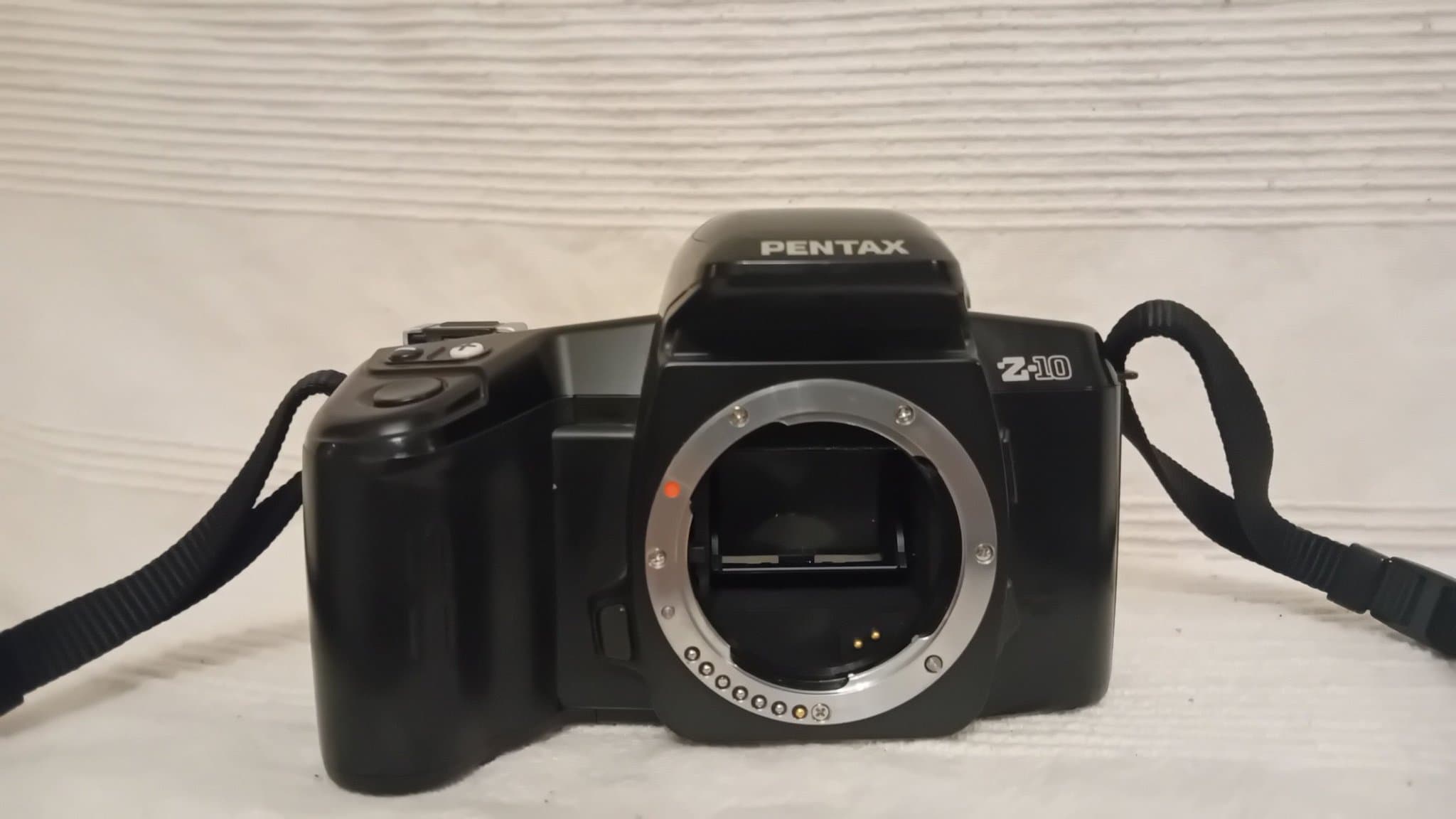 Pentax Z-10 Analog Kamera med Inbyggd Blixt och Rem