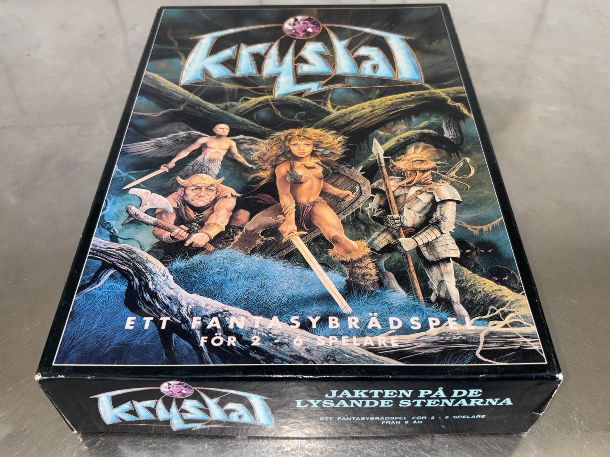 Krystal (oanvänt) Fantasybrädspel från 1989. Jakten på de lysande stenarna *****
