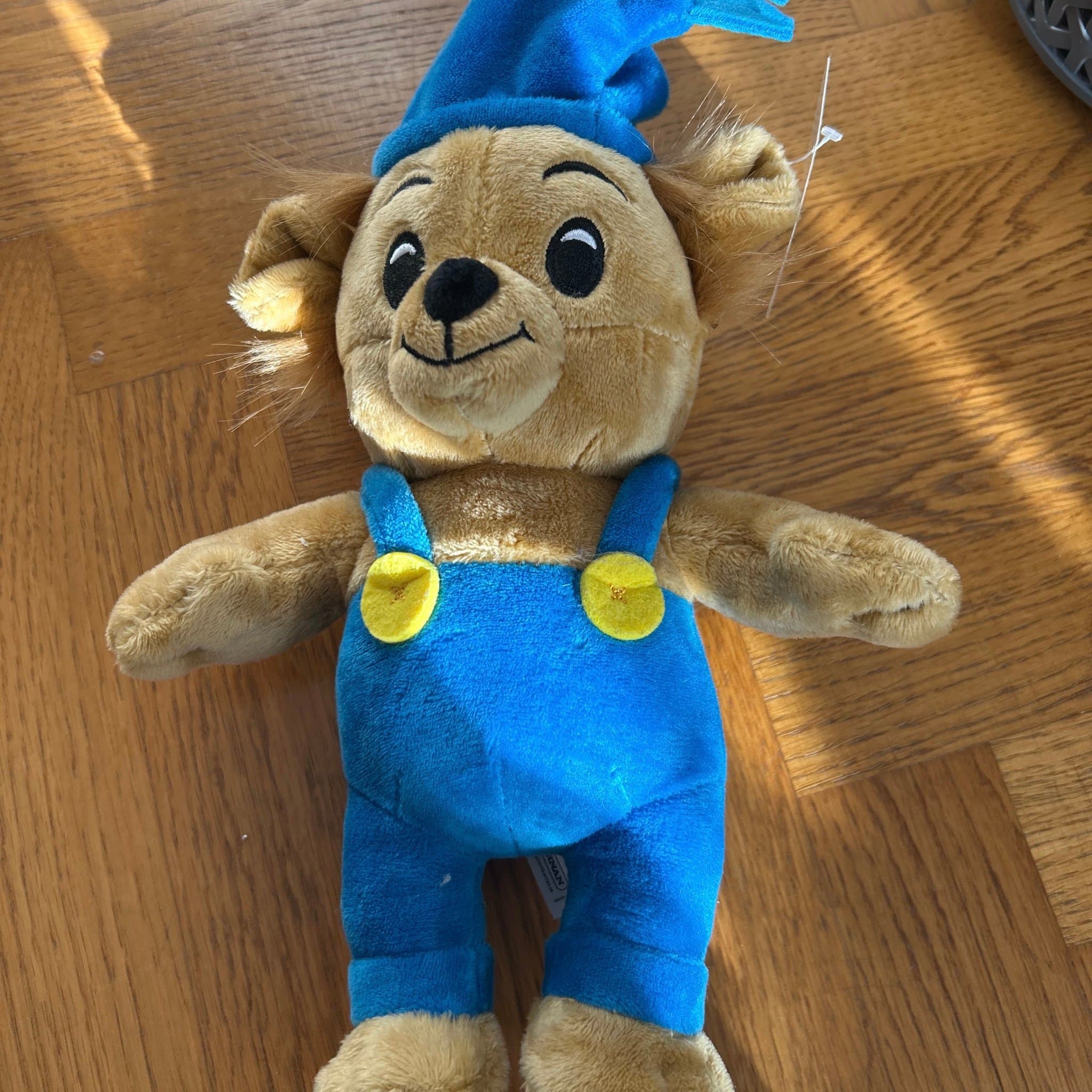 NYTT Bamse gosedjur med blå byxor och luva