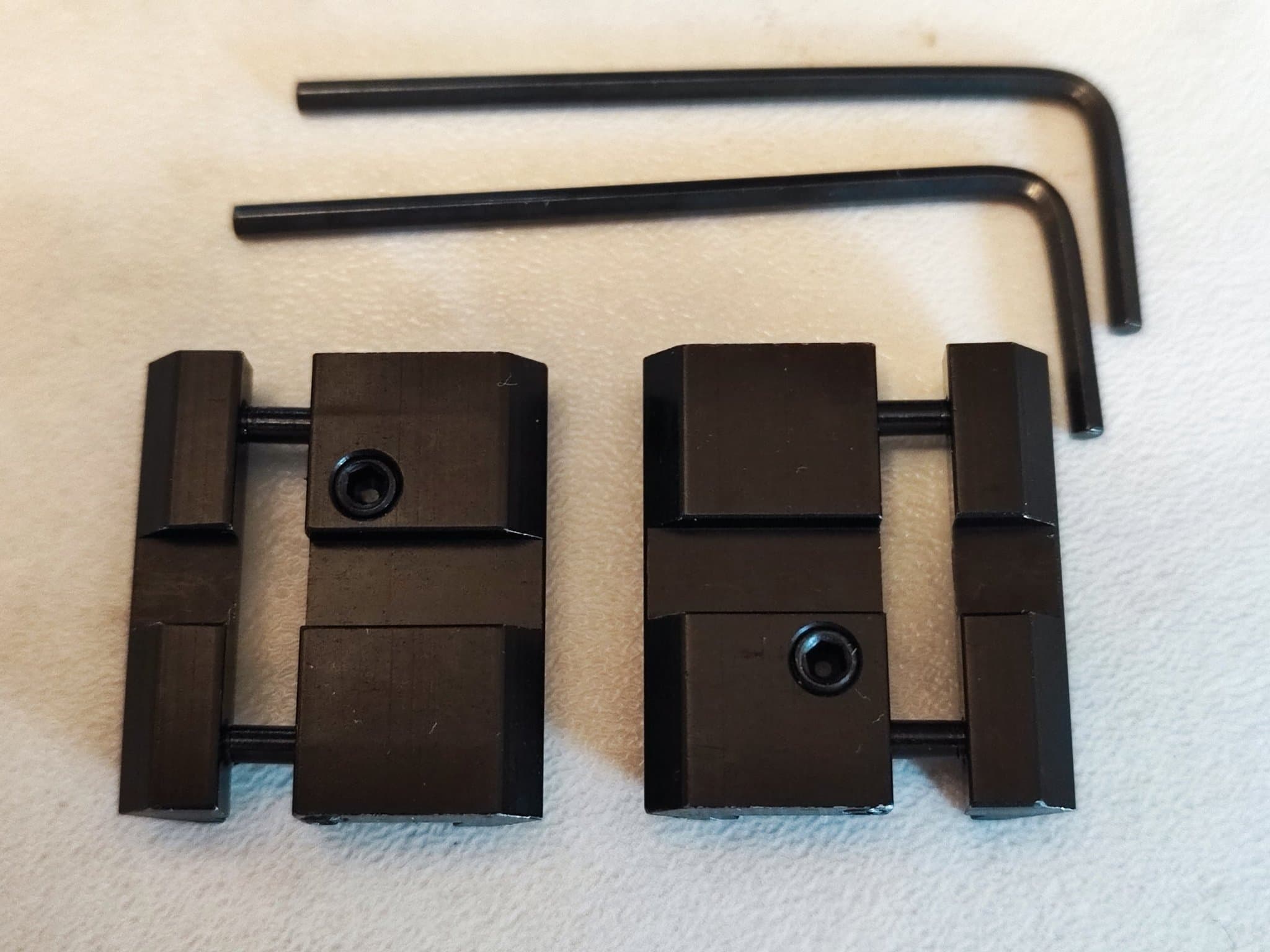 Adapter, 2 st.För montering av vapentillbehör å luft.Vap tillbehör!