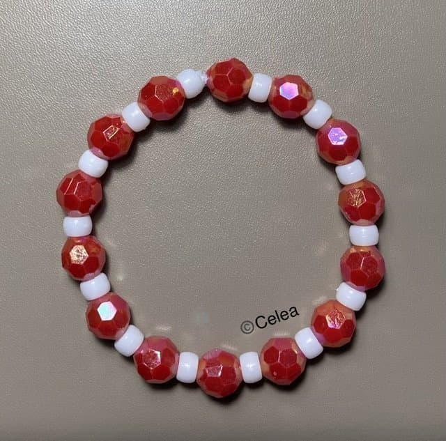 Röd-vitt elastiskt armband fotboll accessoar smycke budskapsarmband