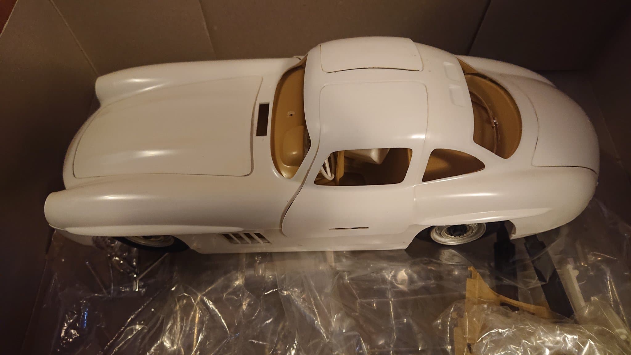 REVELL 1/12; Mercedes 300SL Gullwing måsvinge