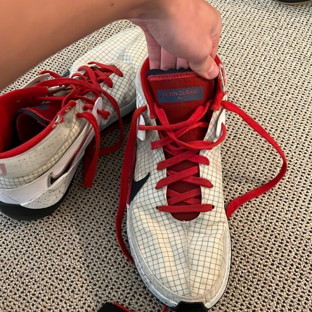 Nike Kevin Durant Vita och Röda basket skor