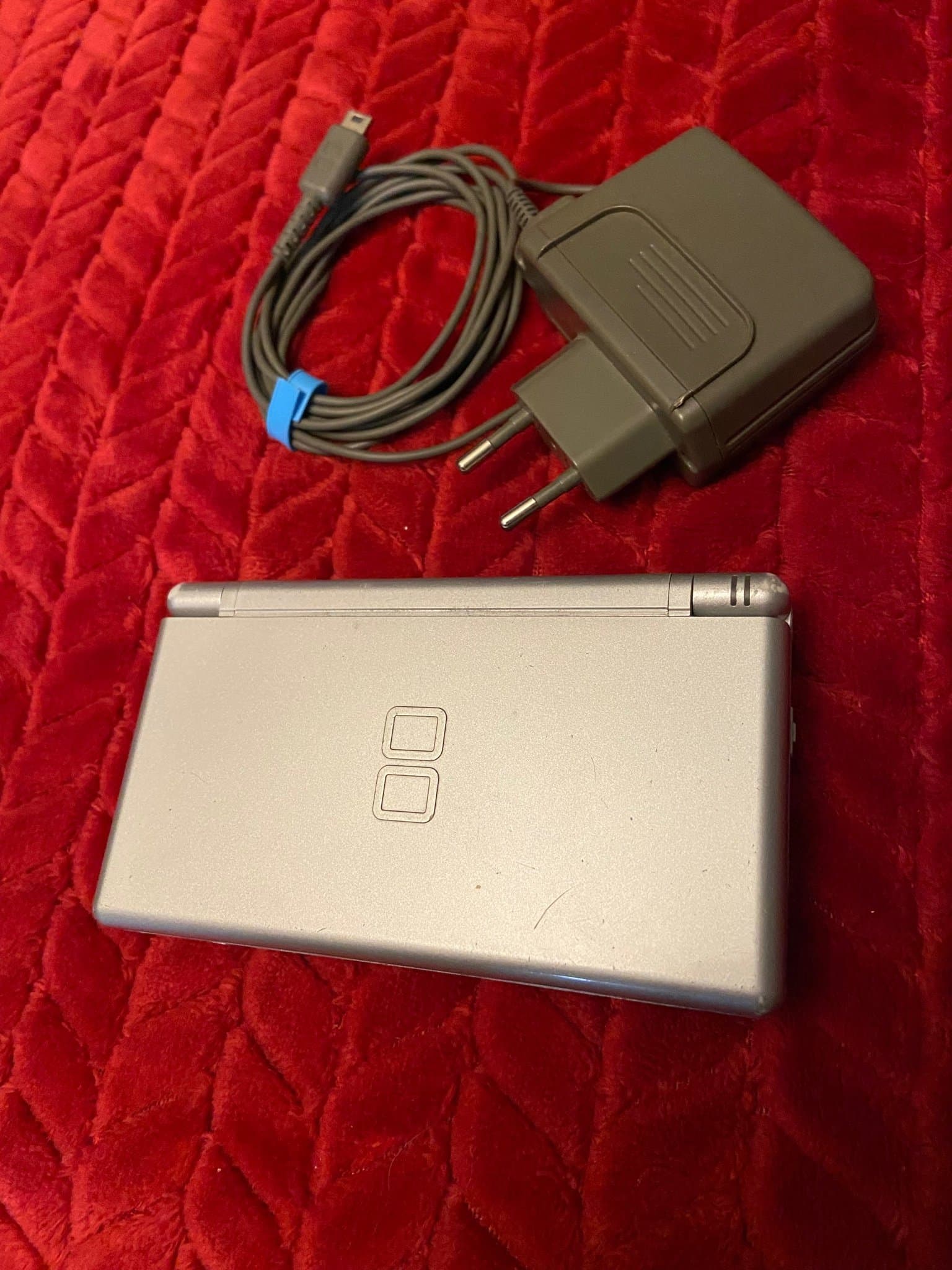 Nintendo DS Lite (Silver Metallic), Fungerar Utmärkt!!