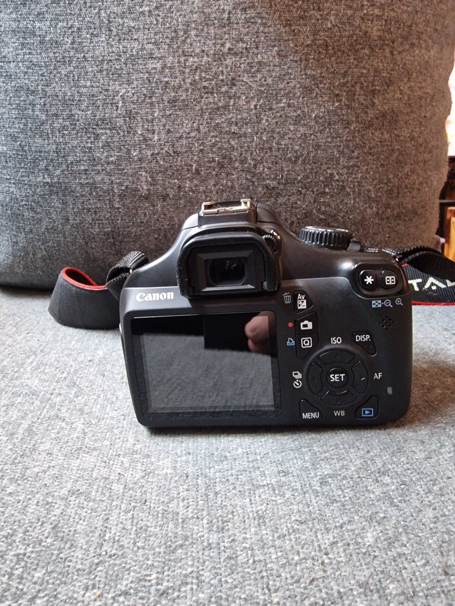 Canon EOS 1100D systemkamera