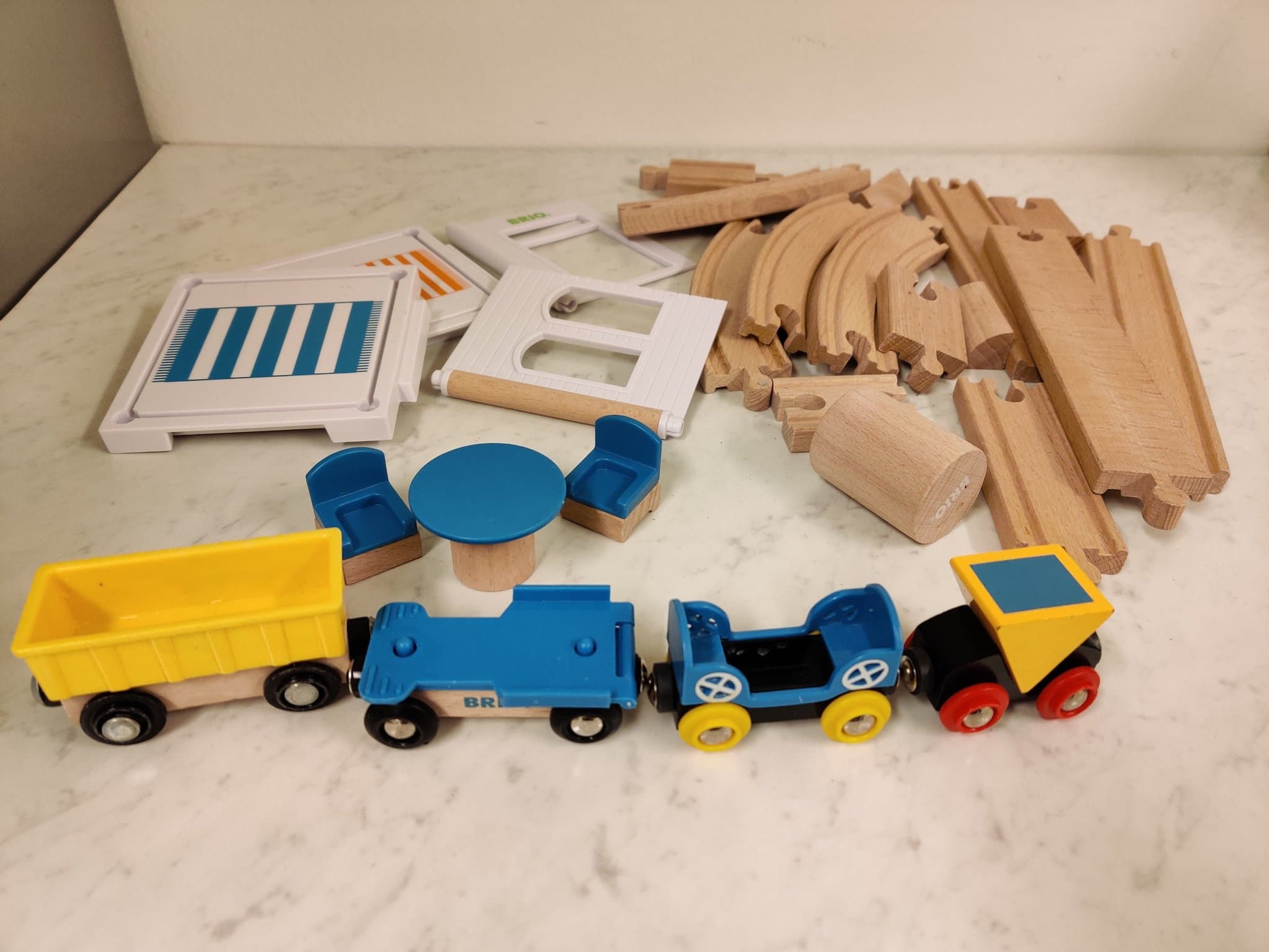 Brio tågbana med tåg och tillbehör