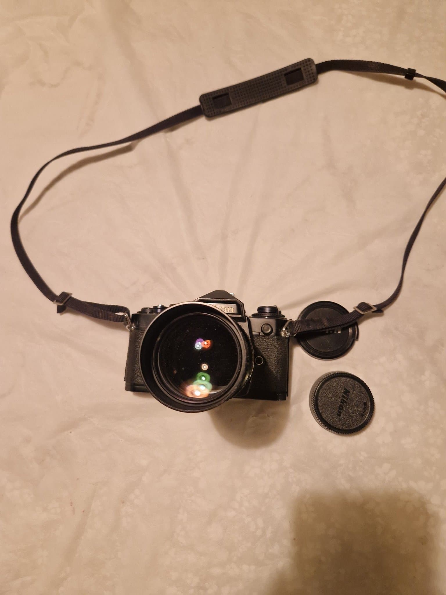 Nikon systemkamera med Nikkor 135mm 1:2.8 objektiv