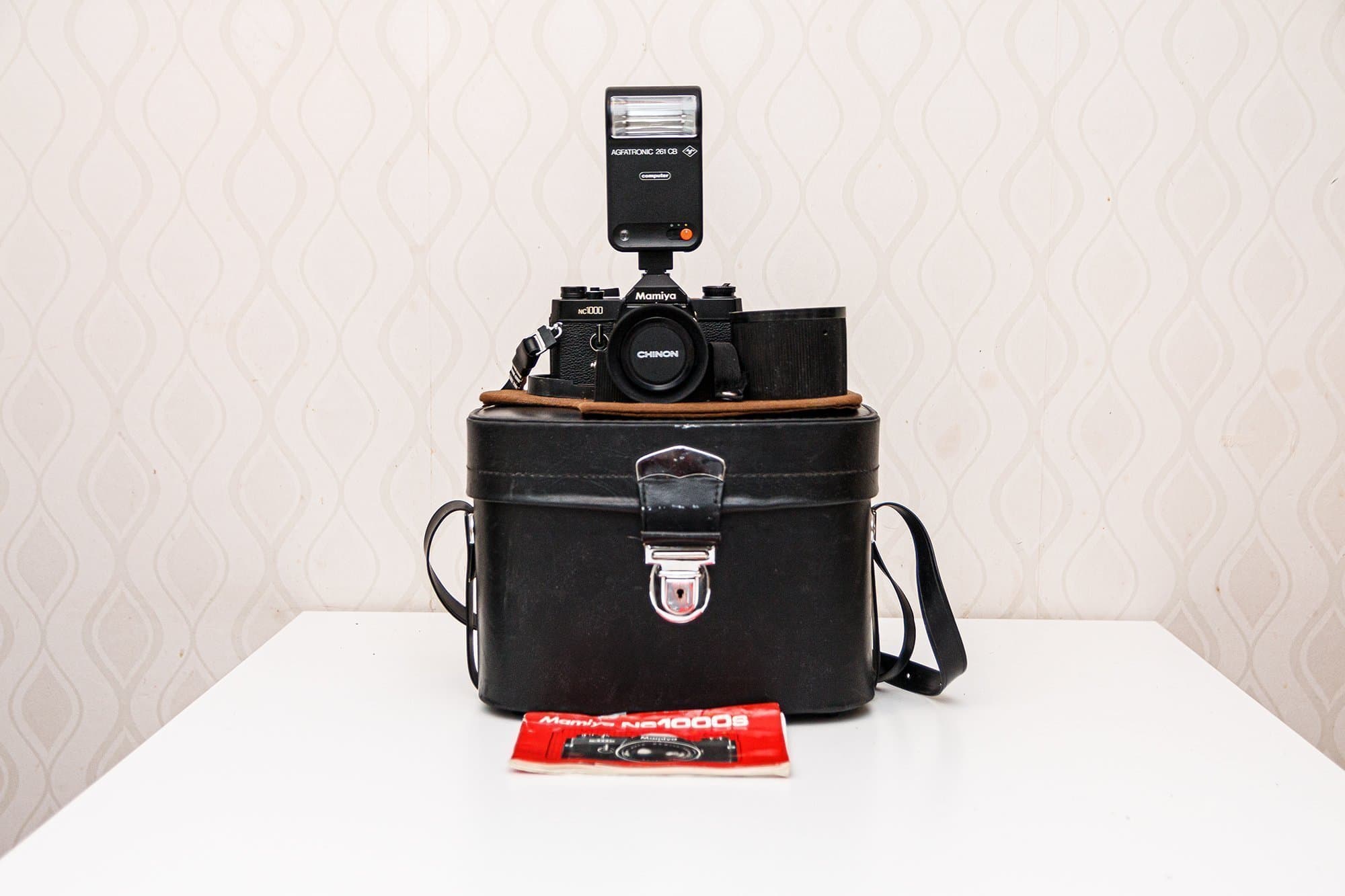 Mamiya NC1000 – 35mm SLR klassiker + 2 objektiv, blixt och mer! Allt funkar bra!