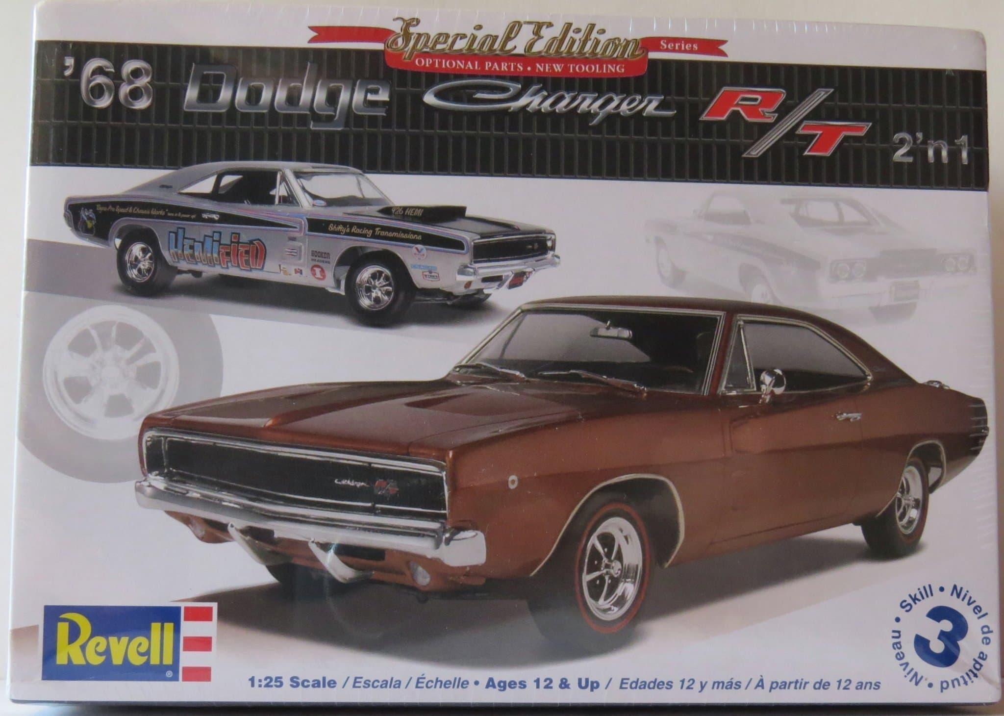 Revell '68 Dodge Charger R/T 2-i-1 modellbil, inplastad i skala 1:25