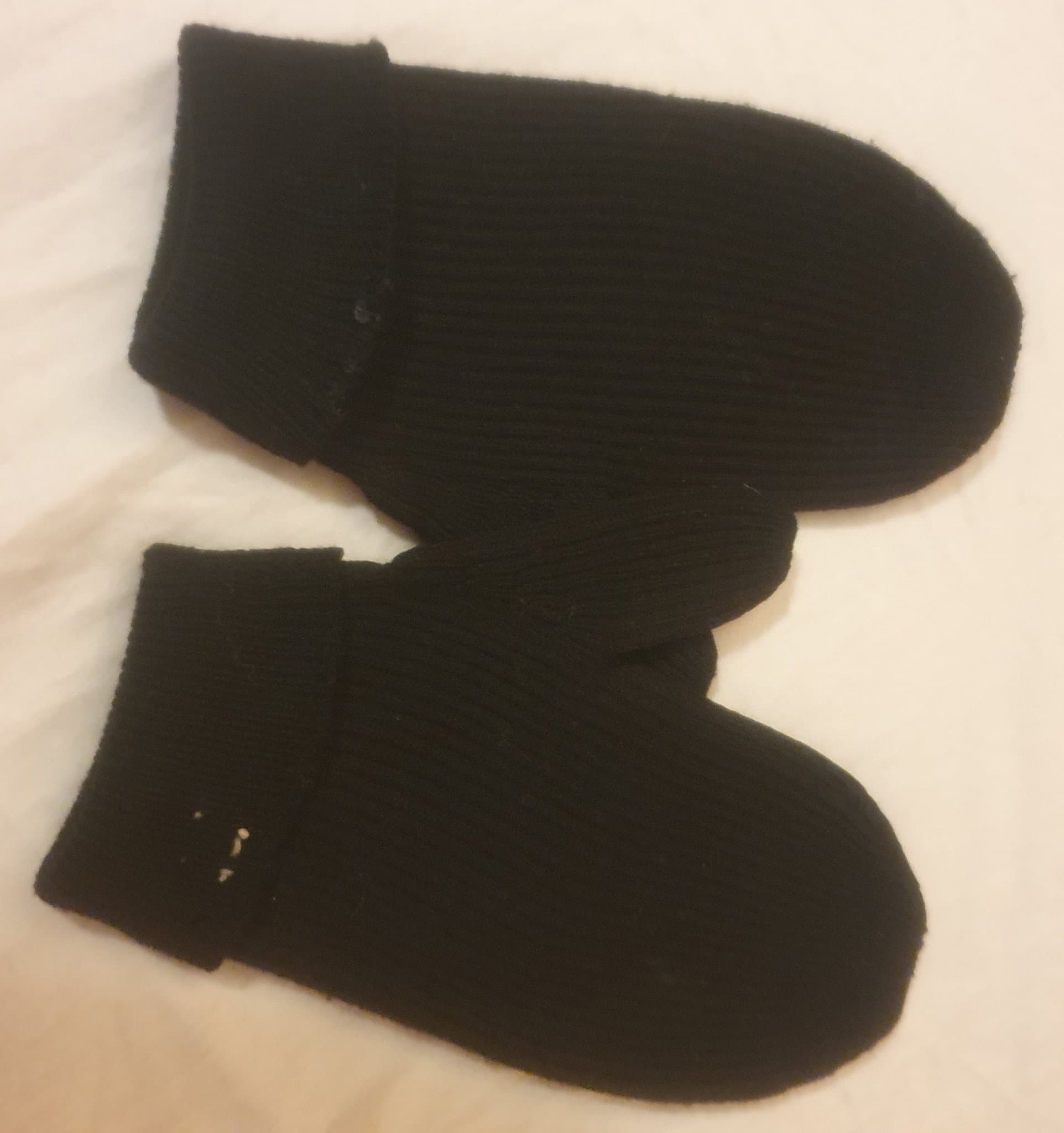 Svarta vantar stickade i storlek 8-9 Vintage tumvantar ribbstickade!