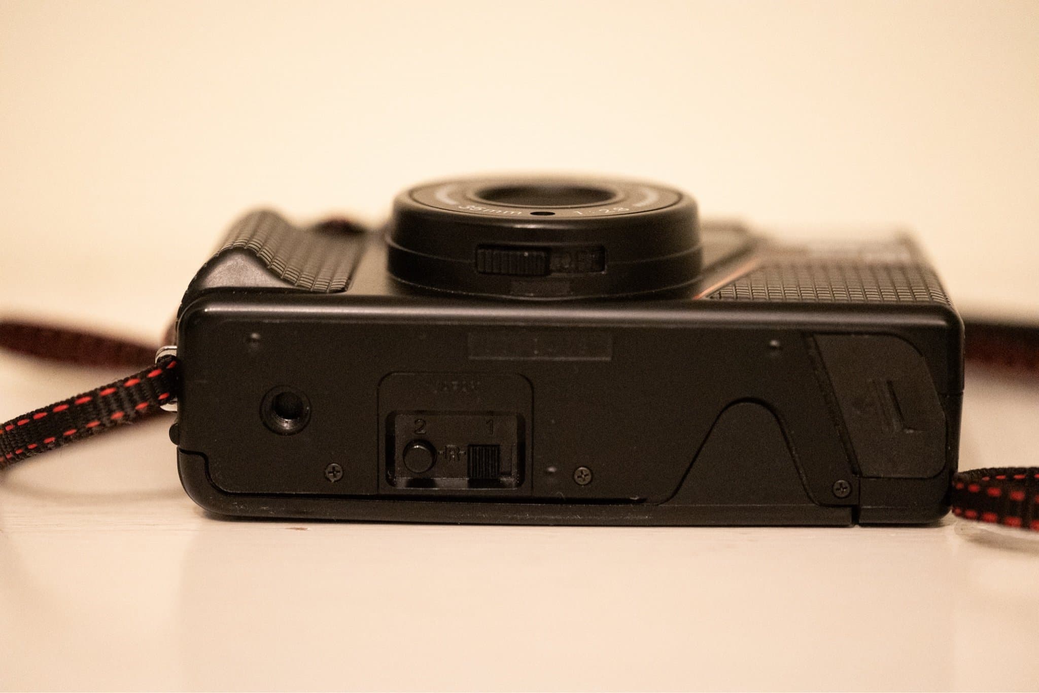 Nikon L35AF2 analog kamera