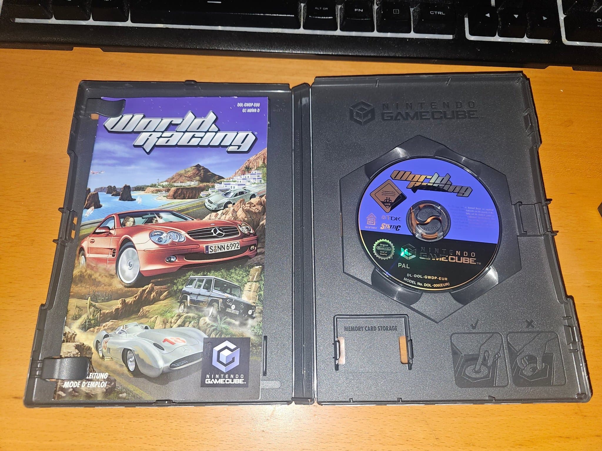 Skiva och manual - Mercedes Benz World Racing - Nintendo GameCube