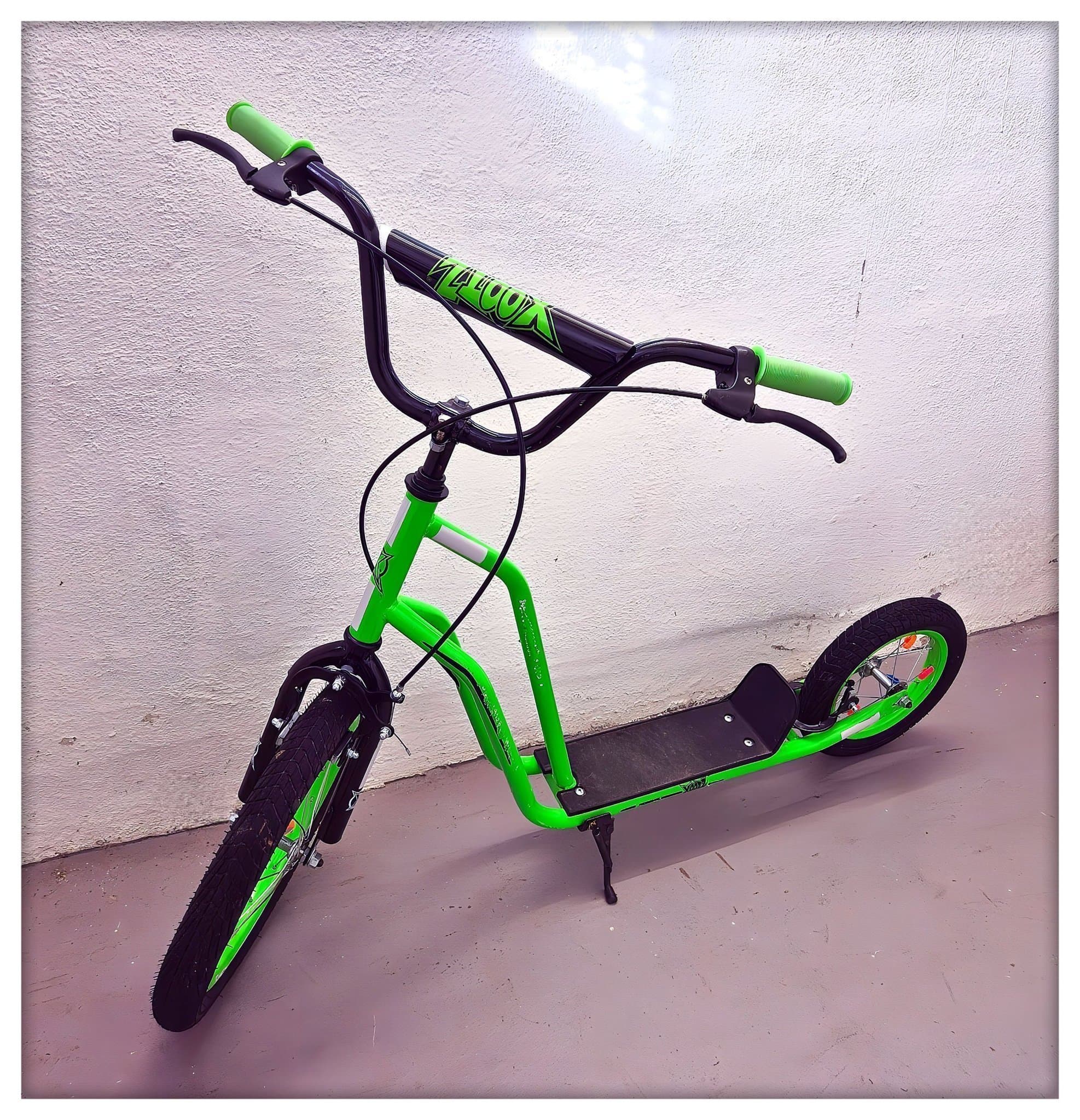 GRÖN BMX SKOTER XOOTZ SPARK CYKEL BARN SPORT VÅR