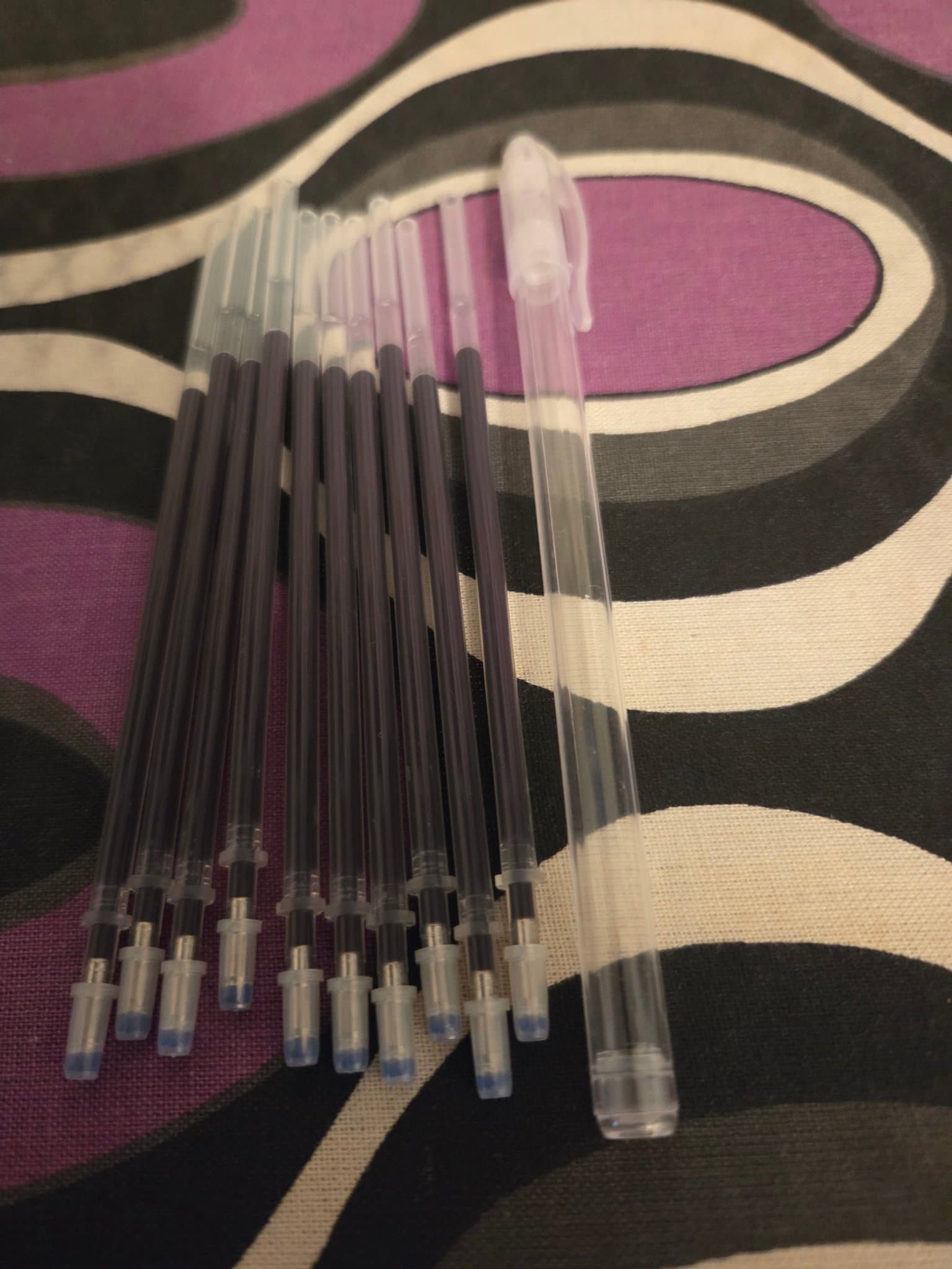 Pennor att rita på tyg. Försvinner vid strykning