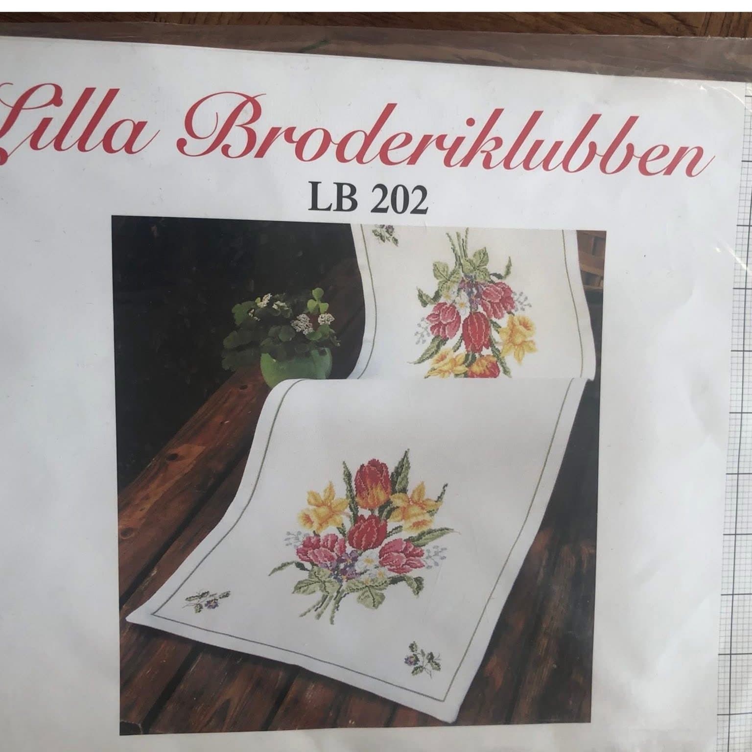 Broderikit löpare tulpanbukett Lilla Broderiklubben 202