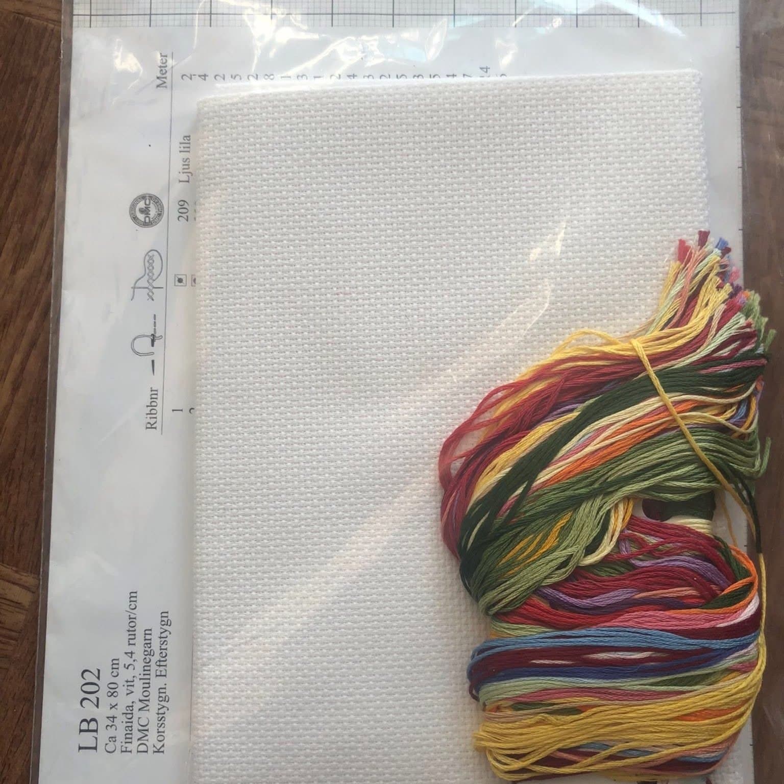 Broderikit löpare tulpanbukett Lilla Broderiklubben 202