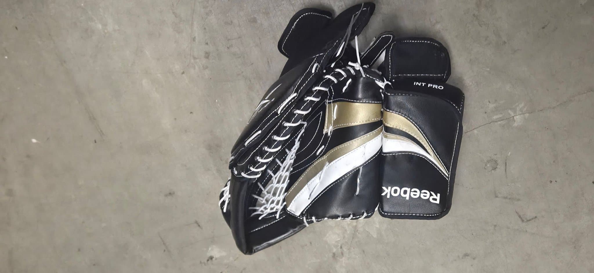 Reebok INT Pro Hockeymålvaktshandske