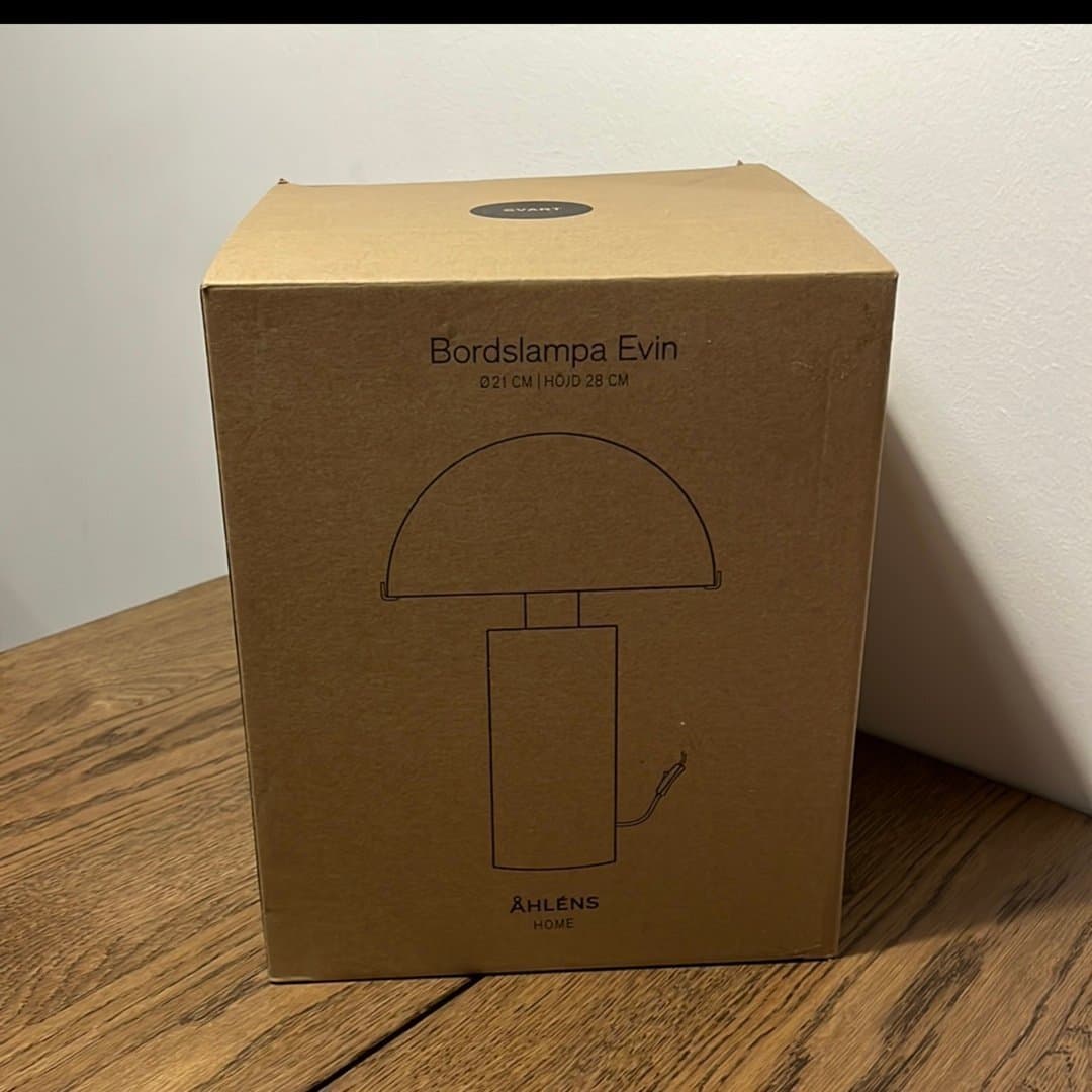 Stilren Svart Bordslampa / Fönsterlampa I Stål - Åhléns