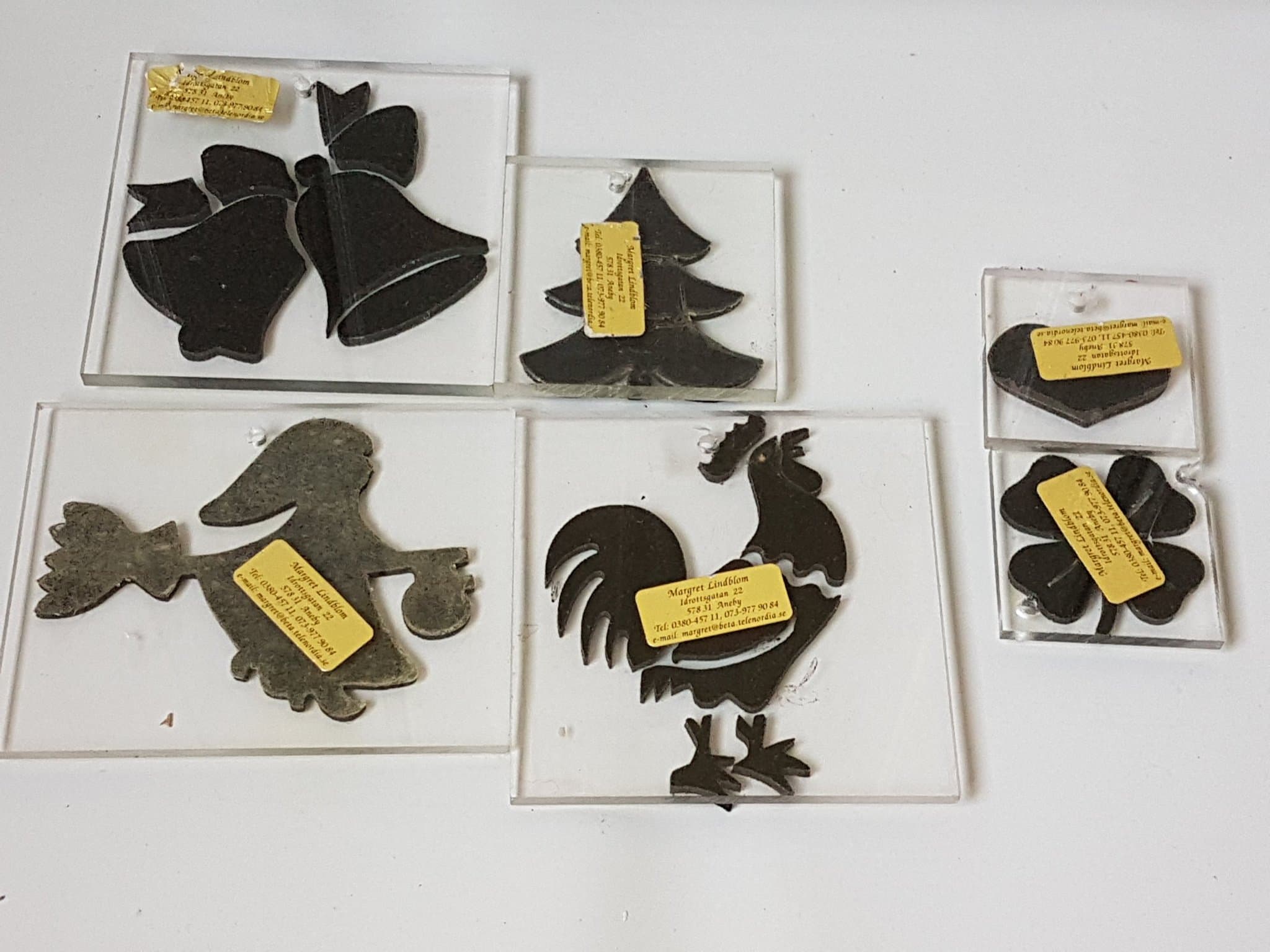 Dekorativa stämplar monterade på plexiglasplattor. Skapade av Margret Lindblom