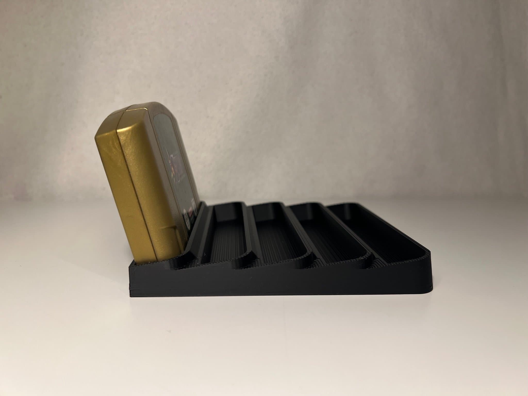 Spelställ för Nintendo 64 SVART – lutande design | Embossed N64-logga | Retro