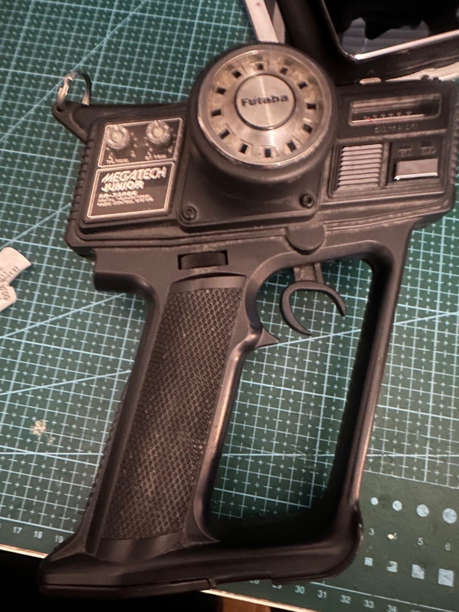 Futaba Megatech Junior FP-T2PBK Radiostyrning