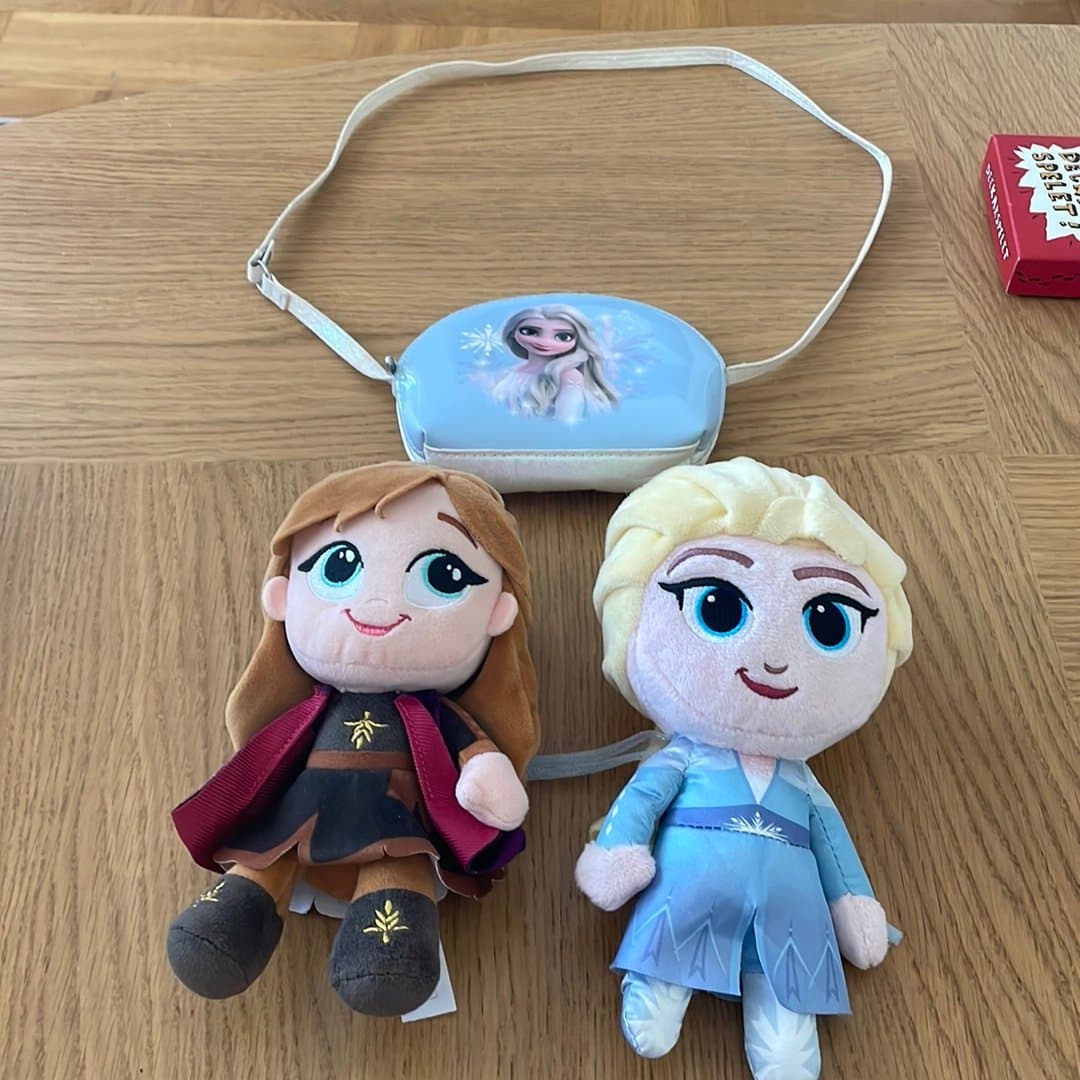Disney Frost Anna och Elsa mjukisar med väska