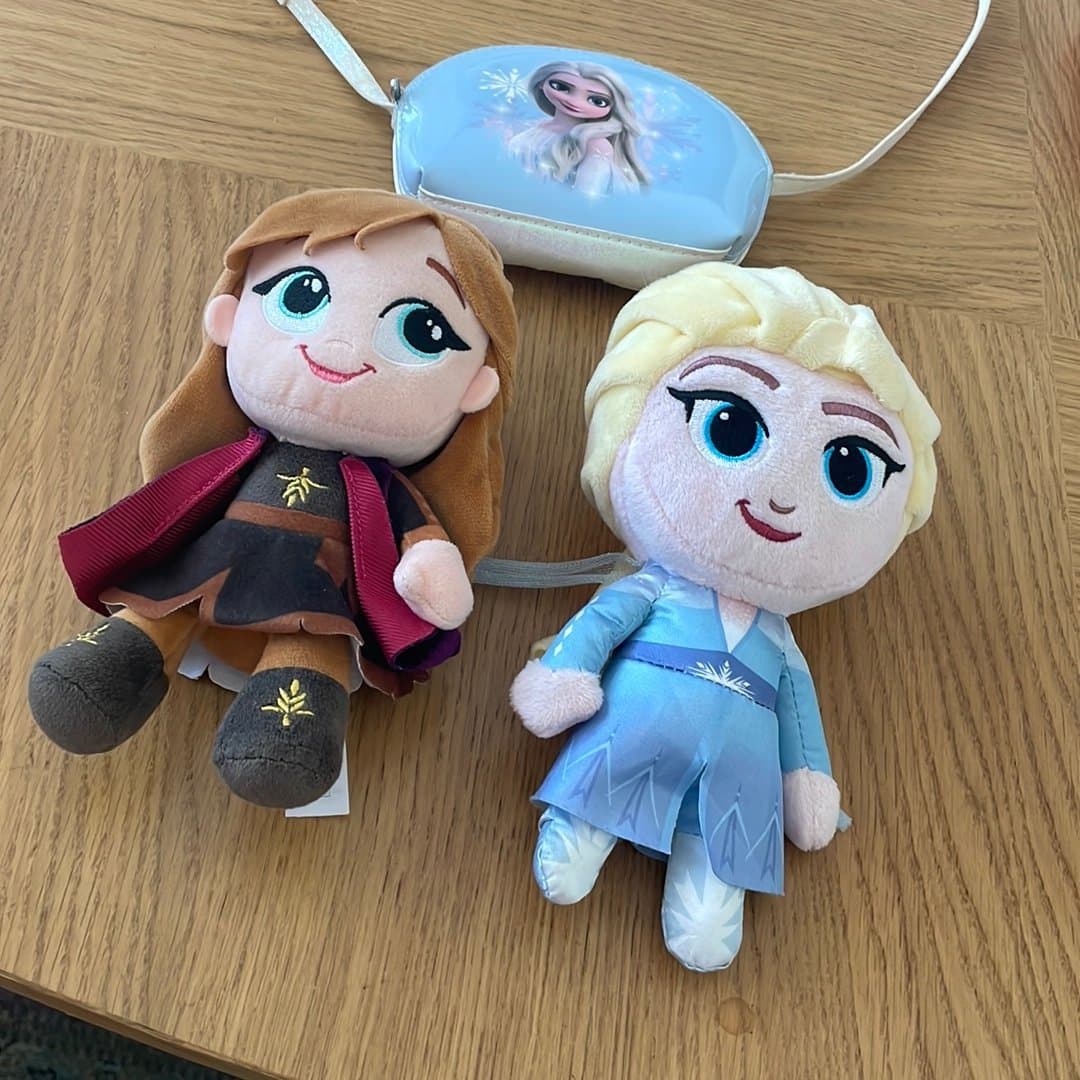 Disney Frost Anna och Elsa mjukisar med väska