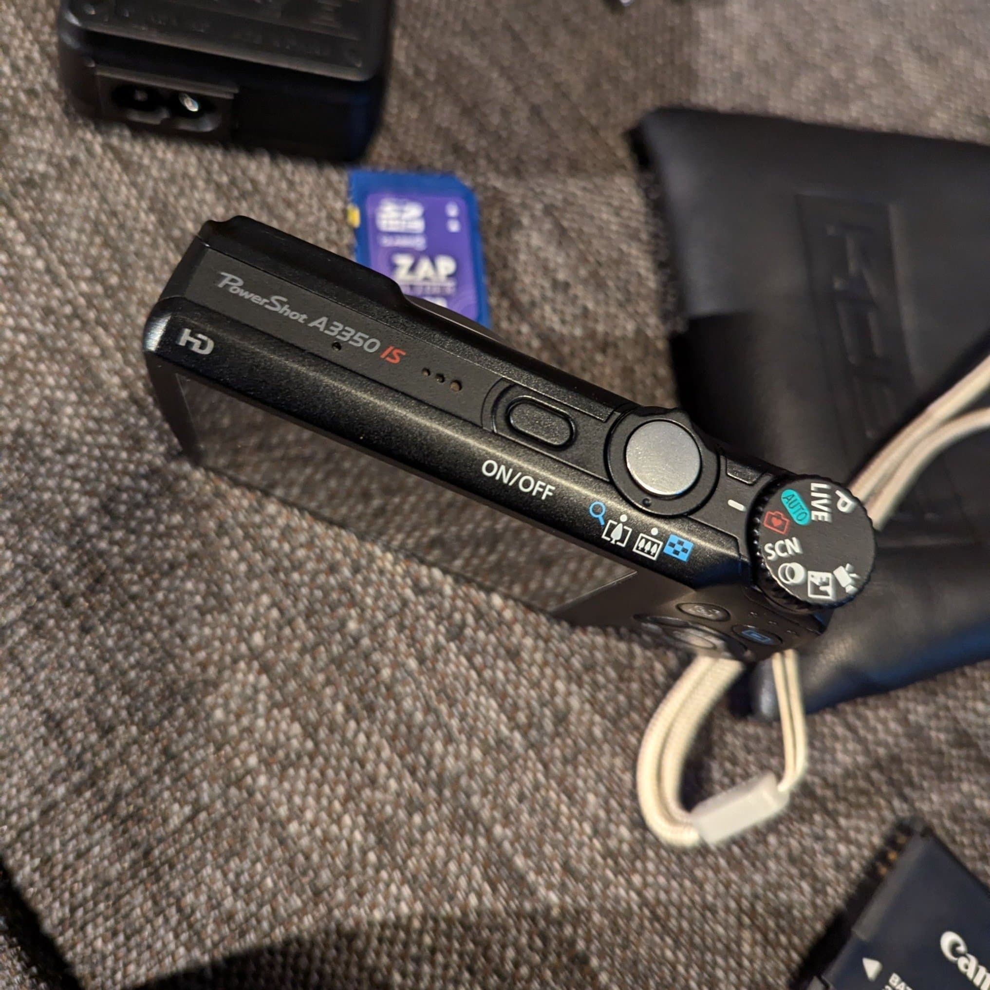 Canon PowerShot A3350 IS digitalkamera i gott skick!