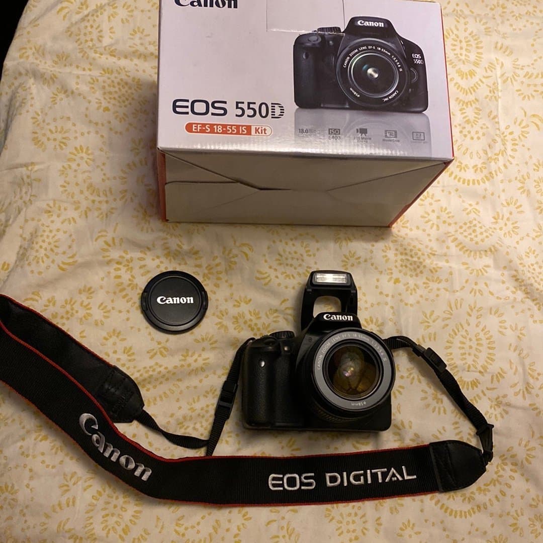 Canon EOS 550D med alla tillbehör *som ny*