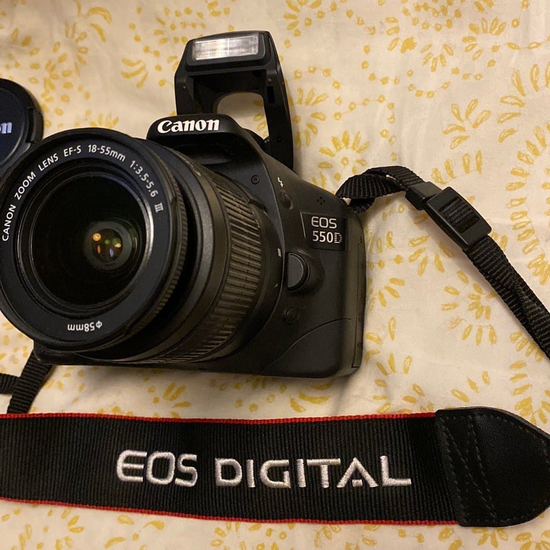 Canon EOS 550D med alla tillbehör *som ny*