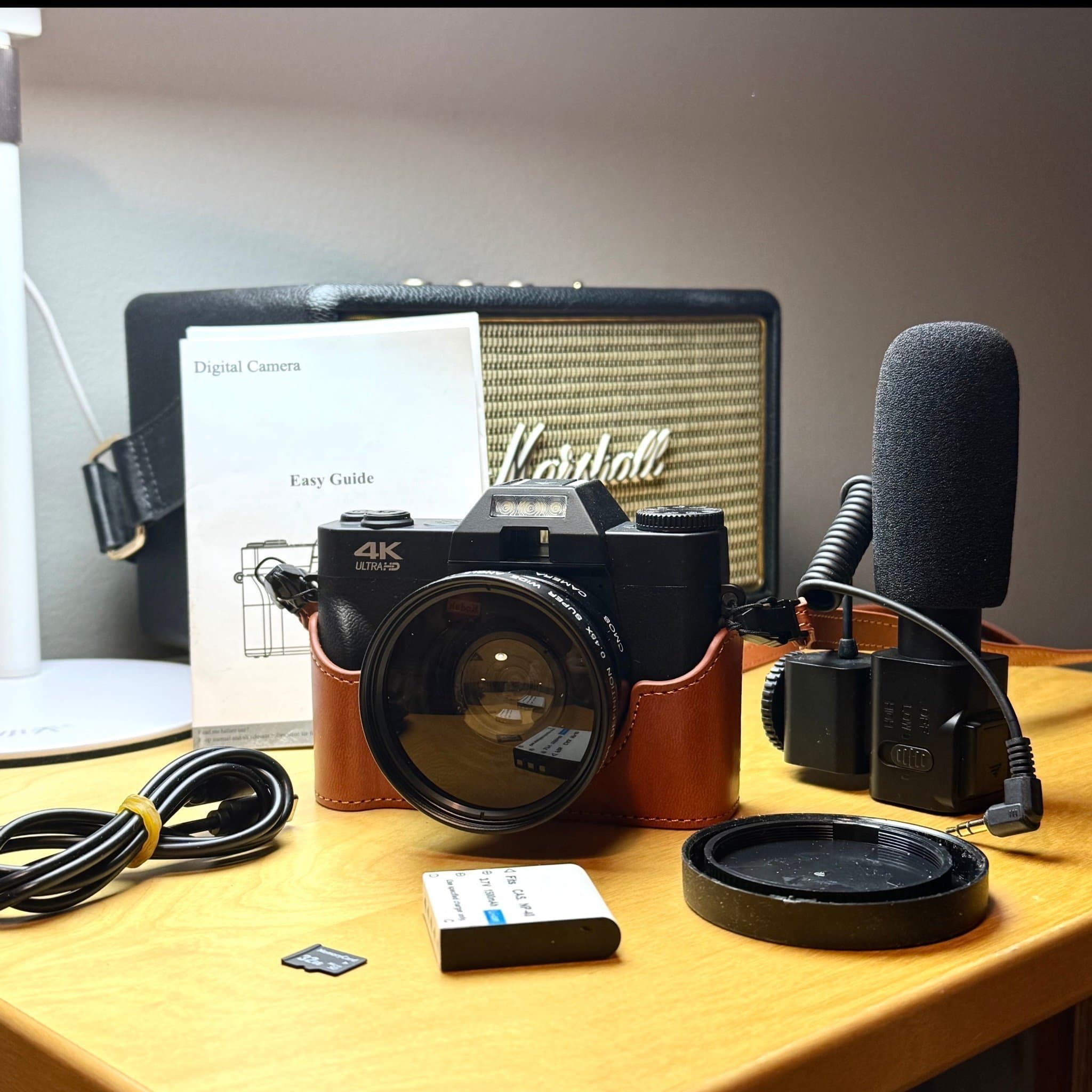 Digitalkamera med tillbehör