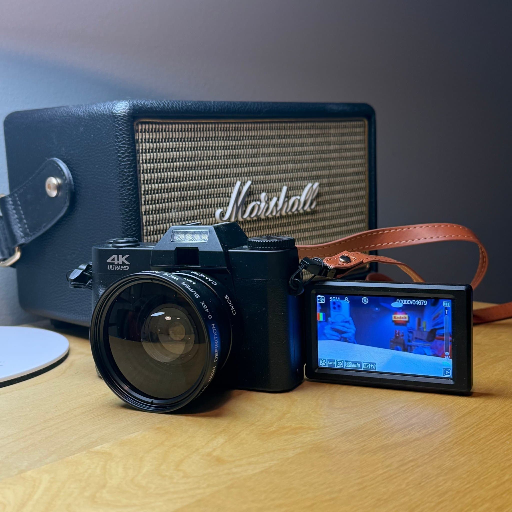 Digitalkamera med tillbehör