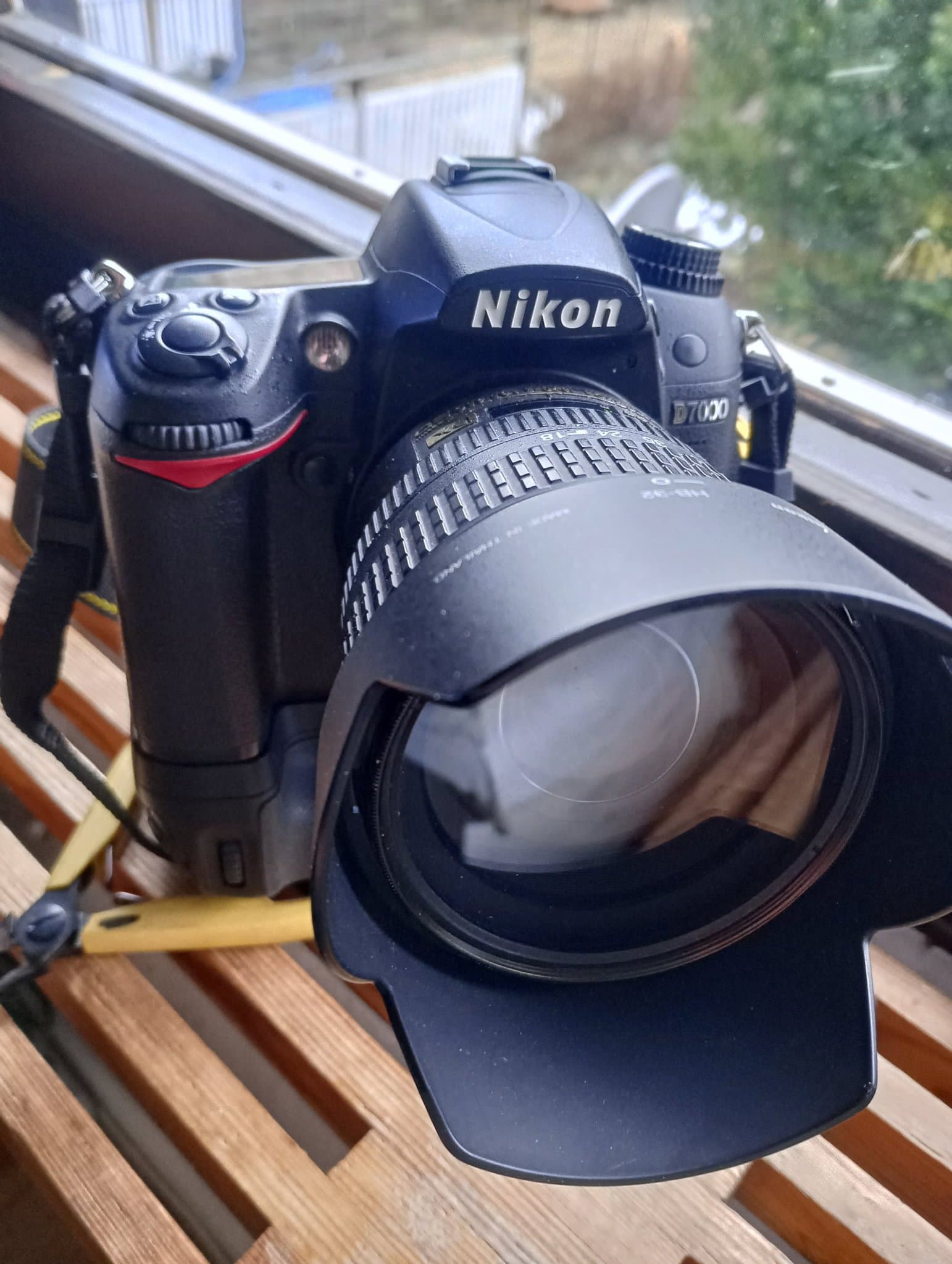 Nikon D7000 systemkamera med AF-S Nikkor 18-70mm objektiv