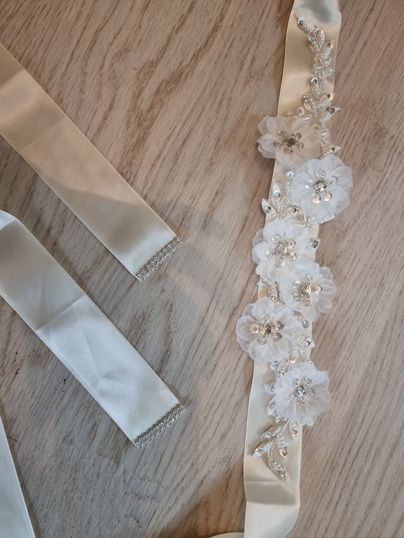 Brudband, band till bröllopsklänning, bröllop