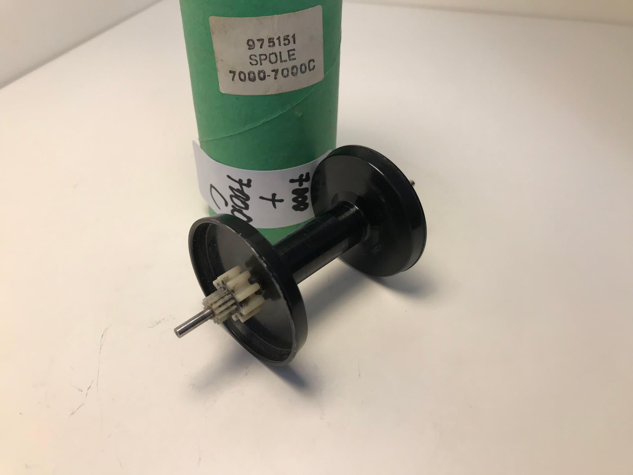 reservdel Abu Ambassadeur 7000, här: 975151 spole+burk