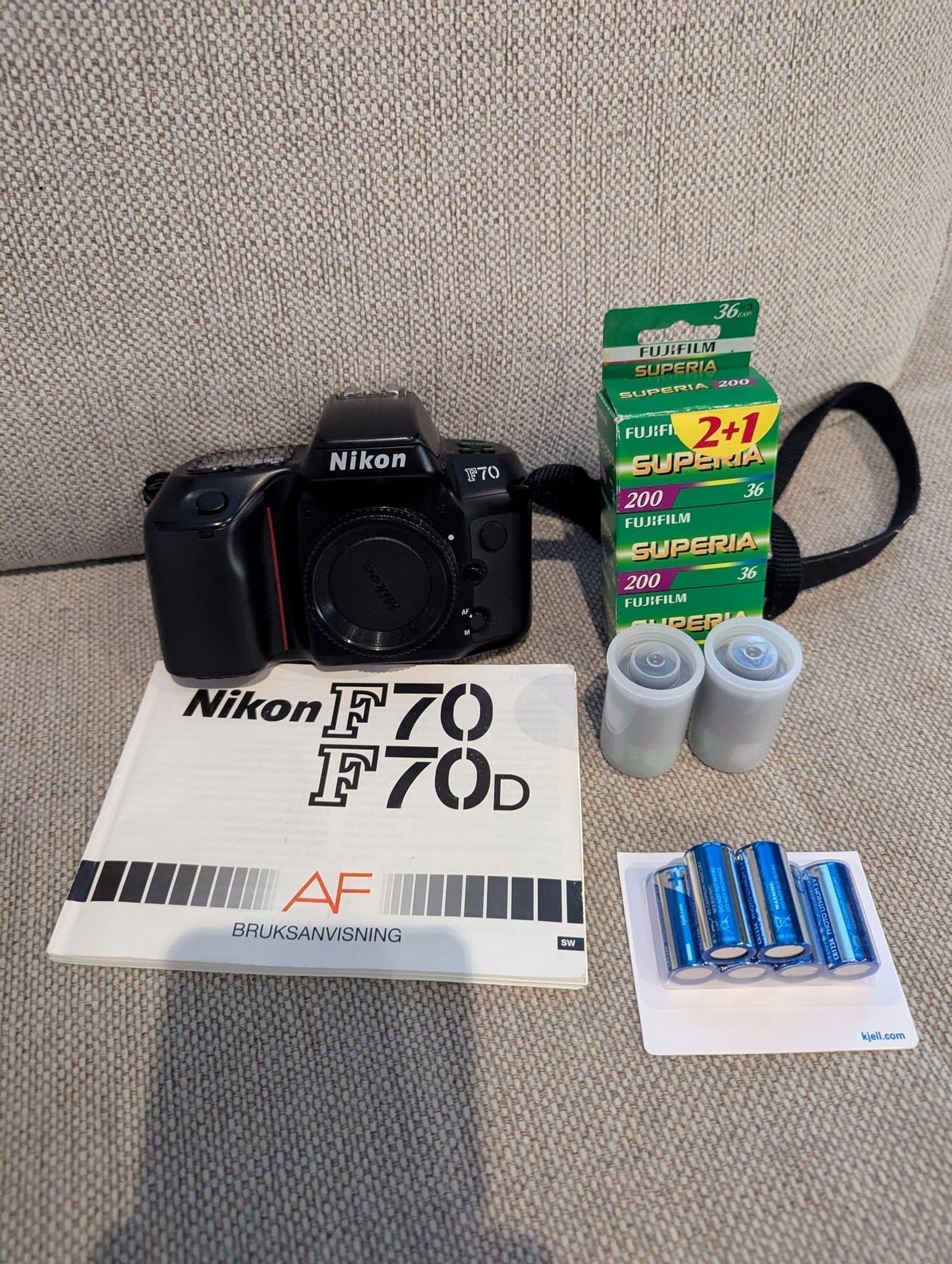 Nikon F70.