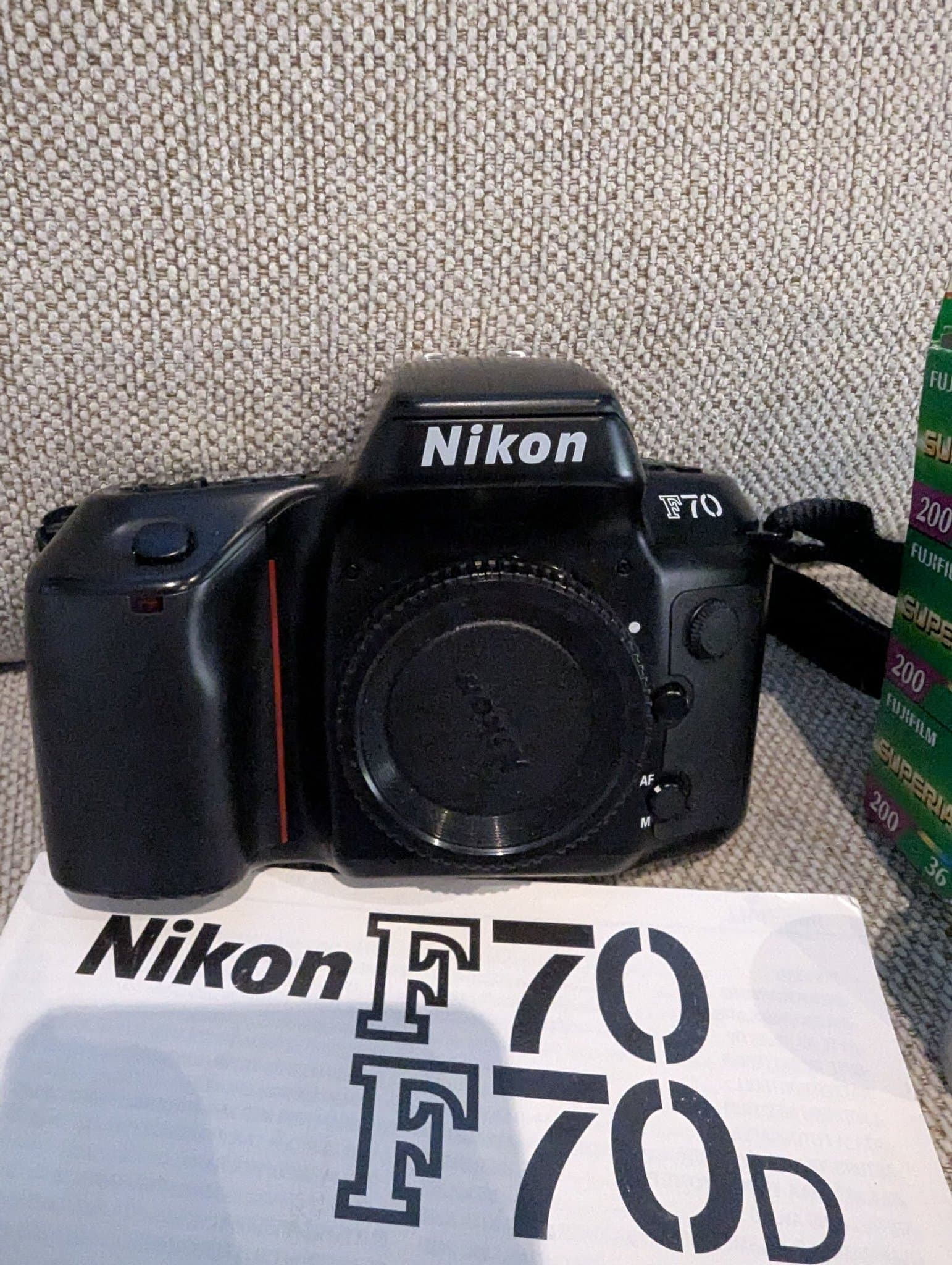Nikon F70.