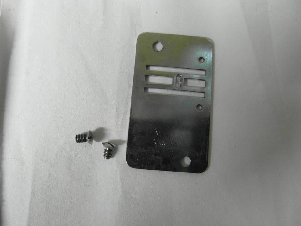 Kilrem ,Kuggrem +Stygnplåt med skruvar passar Husqvarna 2000/6020 (Bra att ha)