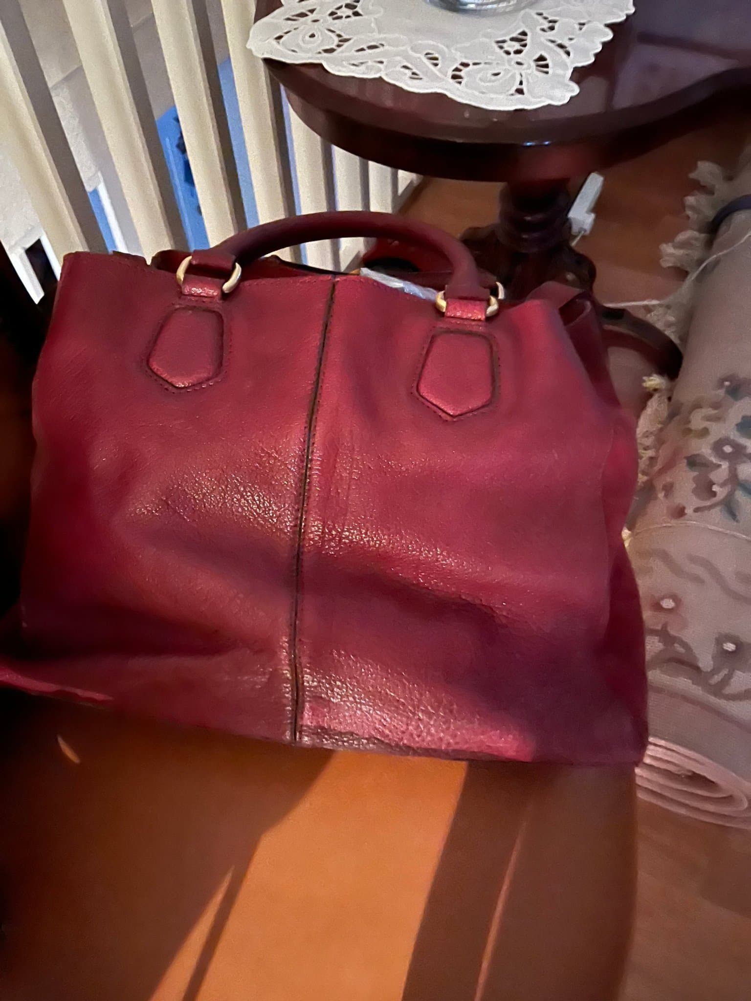 WEEKENDVÄSKA Märke ZARA i ÄKTA SKINN med MOCKA DETALJER- axelrem