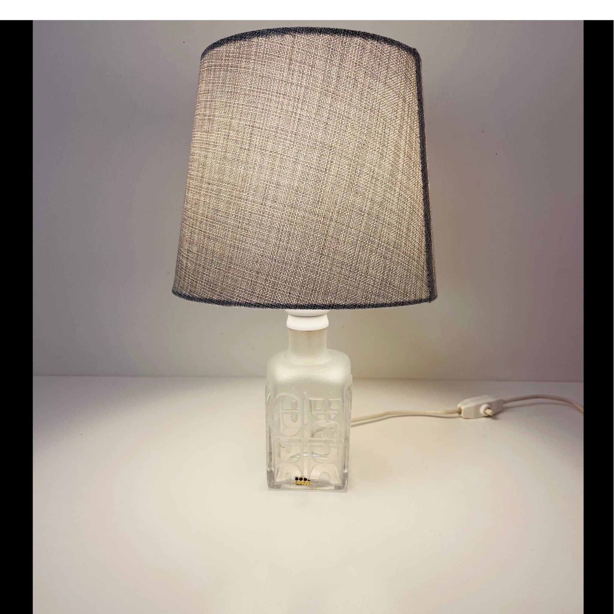 BERTIL VALLIEN. Bordslampa, glas, Boda-Åfors glasbruk, signerad och numrerad.