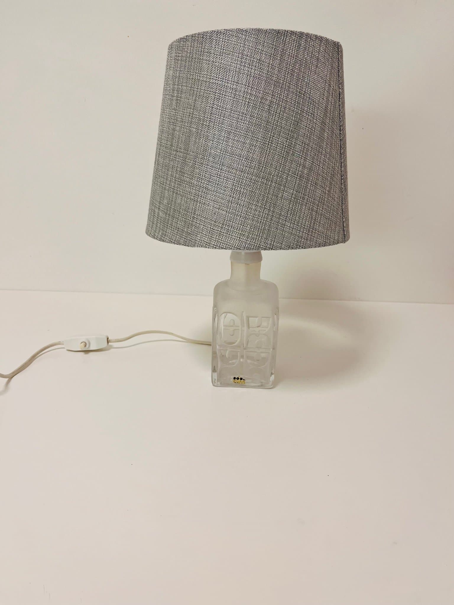 BERTIL VALLIEN. Bordslampa, glas, Boda-Åfors glasbruk, signerad och numrerad.
