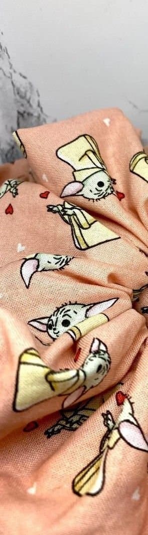 Baby Yoda hjärtmönstrad överdimensionerad scrunchie snodd Enchanted Scrunch NY