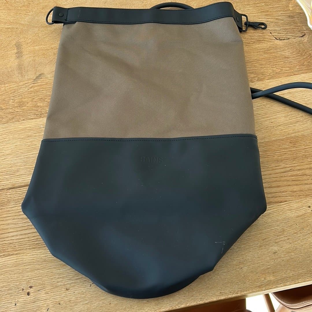 Rains Rygsæk Bucket Sling Bag - helt ny
