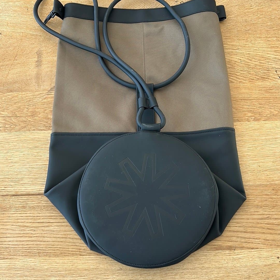 Rains Rygsæk Bucket Sling Bag - helt ny